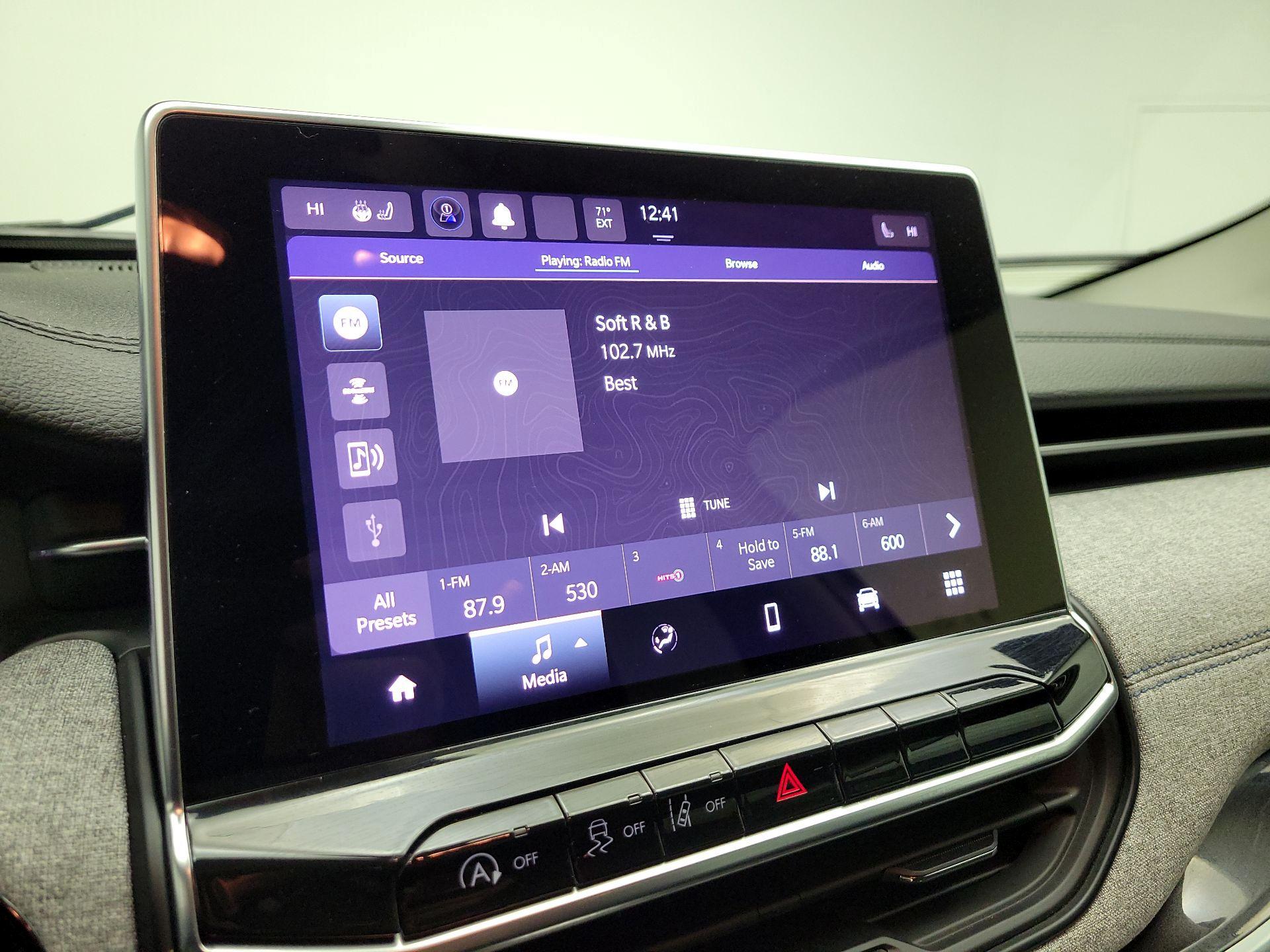 Thumbnail: 2022 Jeep Compass - 13