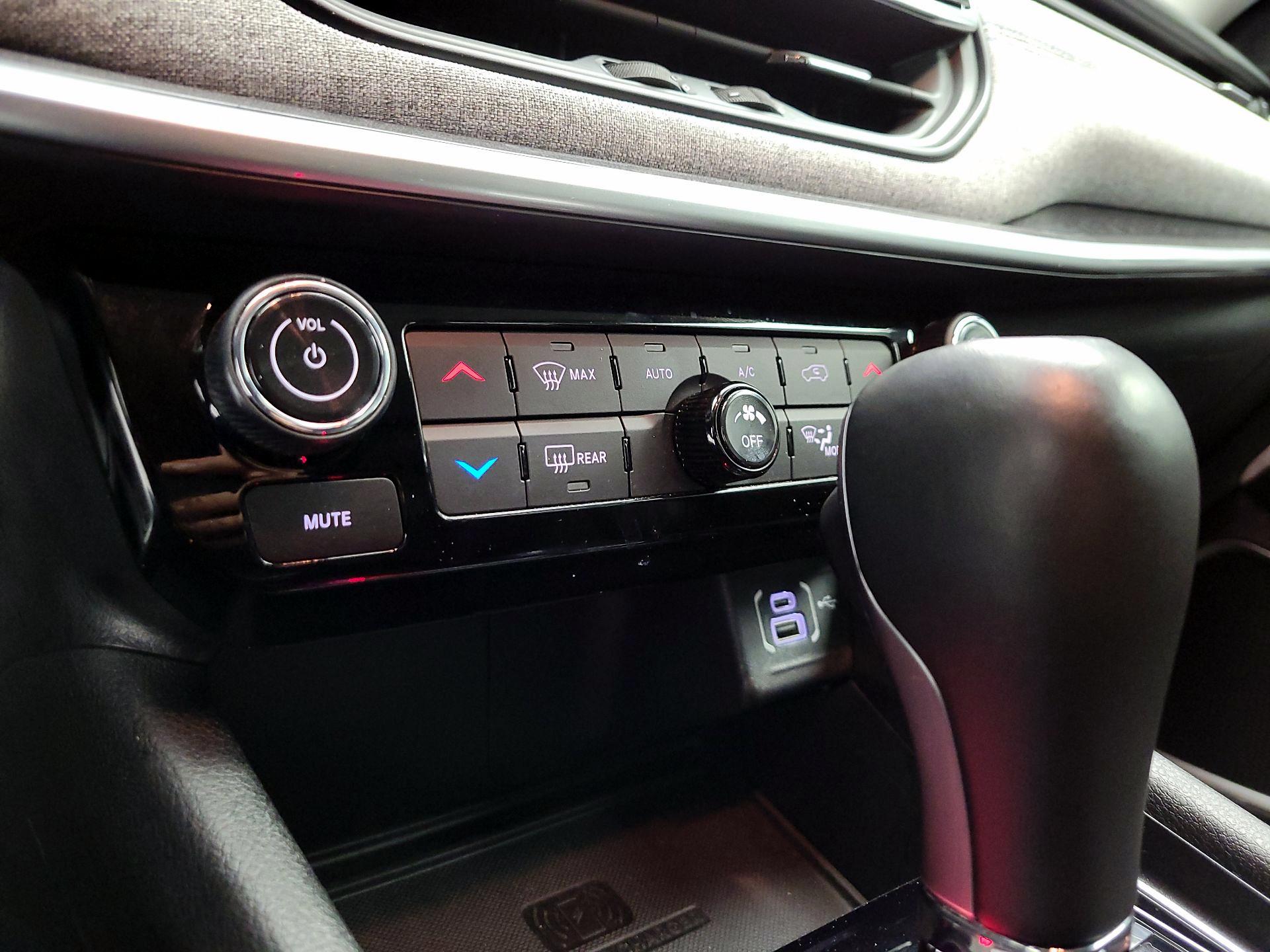 Thumbnail: 2022 Jeep Compass - 14