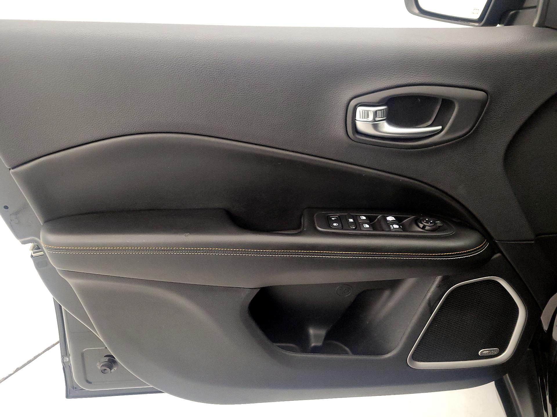 Thumbnail: 2021 Jeep Compass - 12