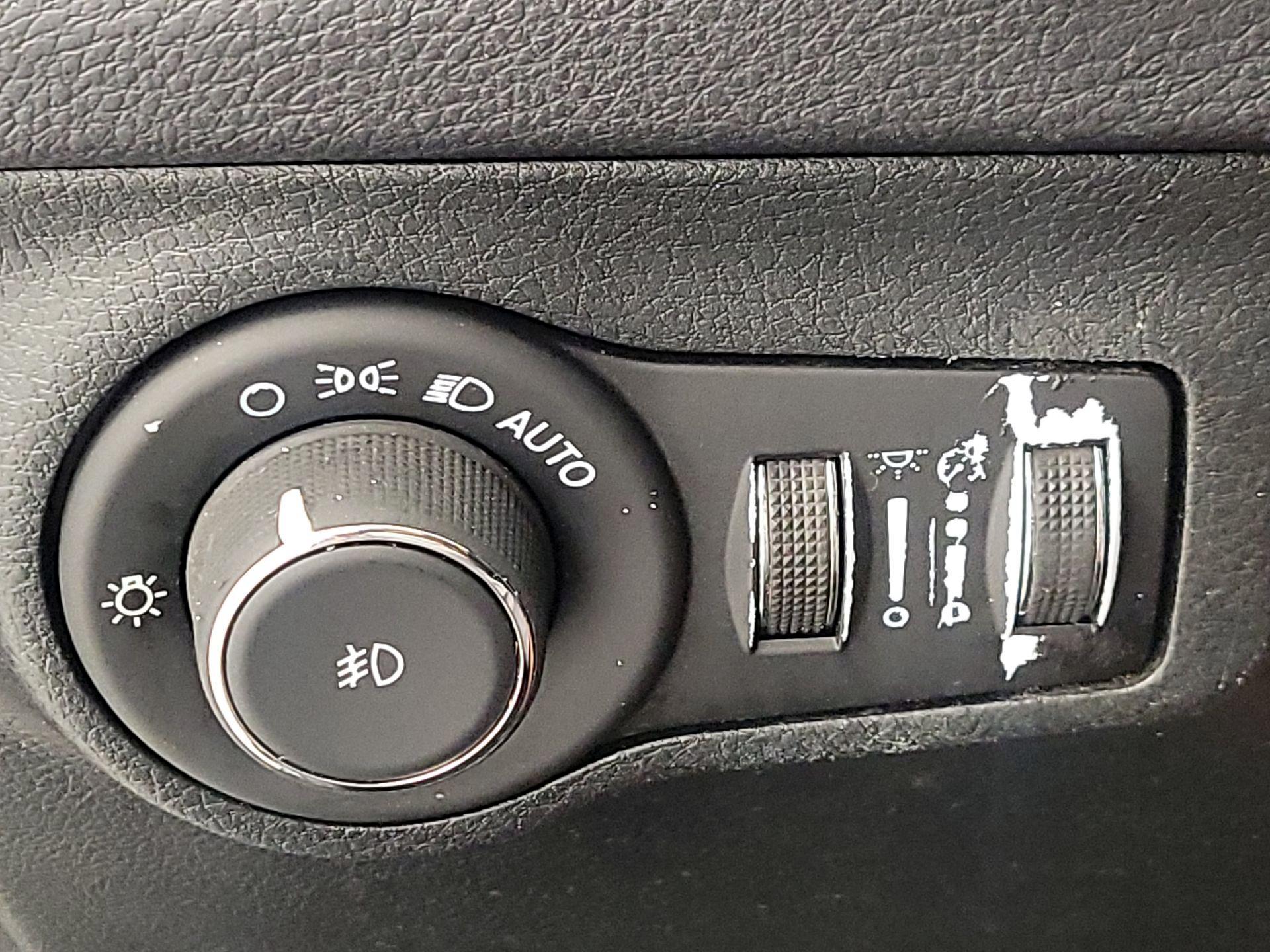Thumbnail: 2021 Jeep Compass - 13