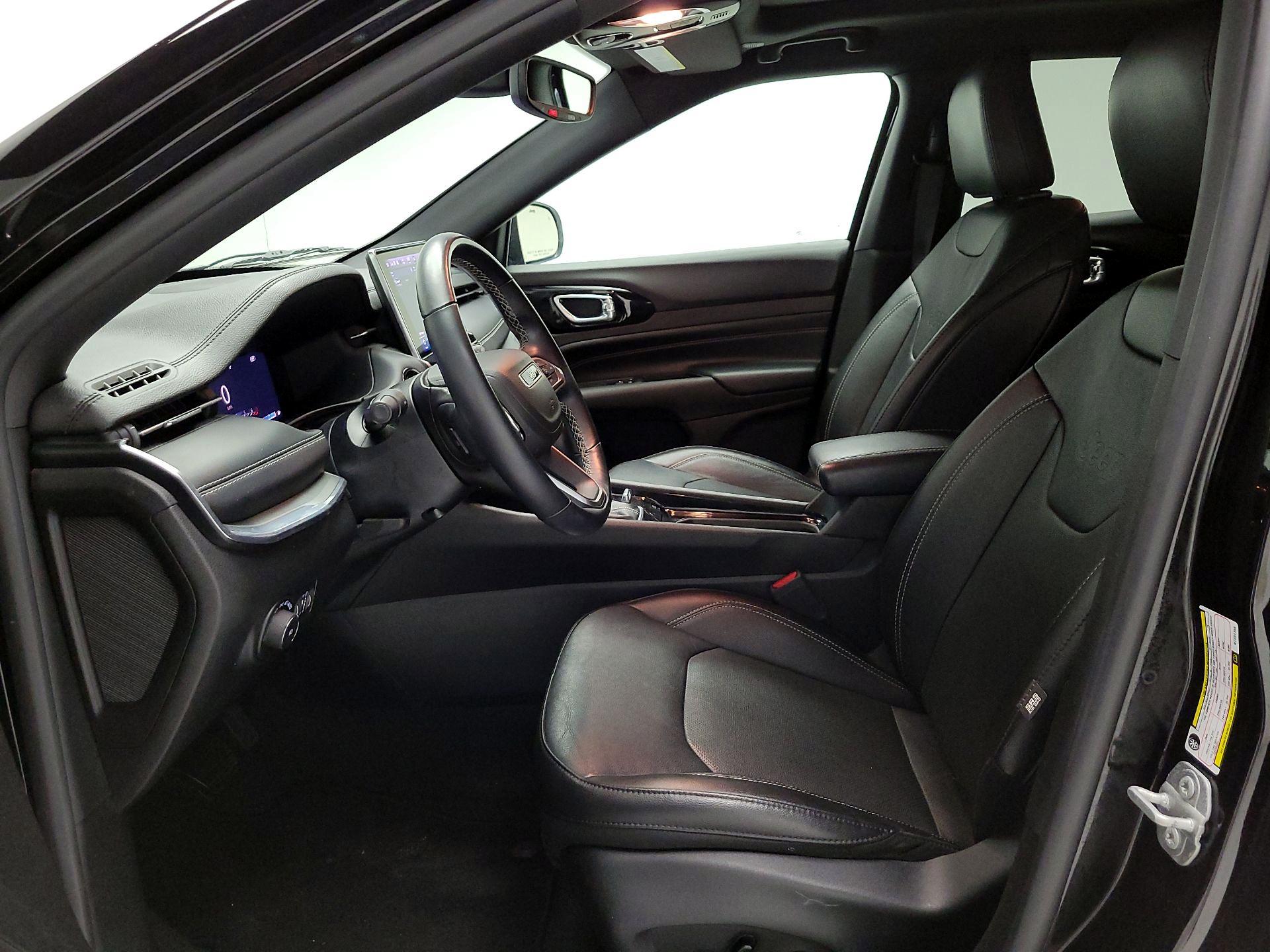 Thumbnail: 2022 Jeep Compass - 11