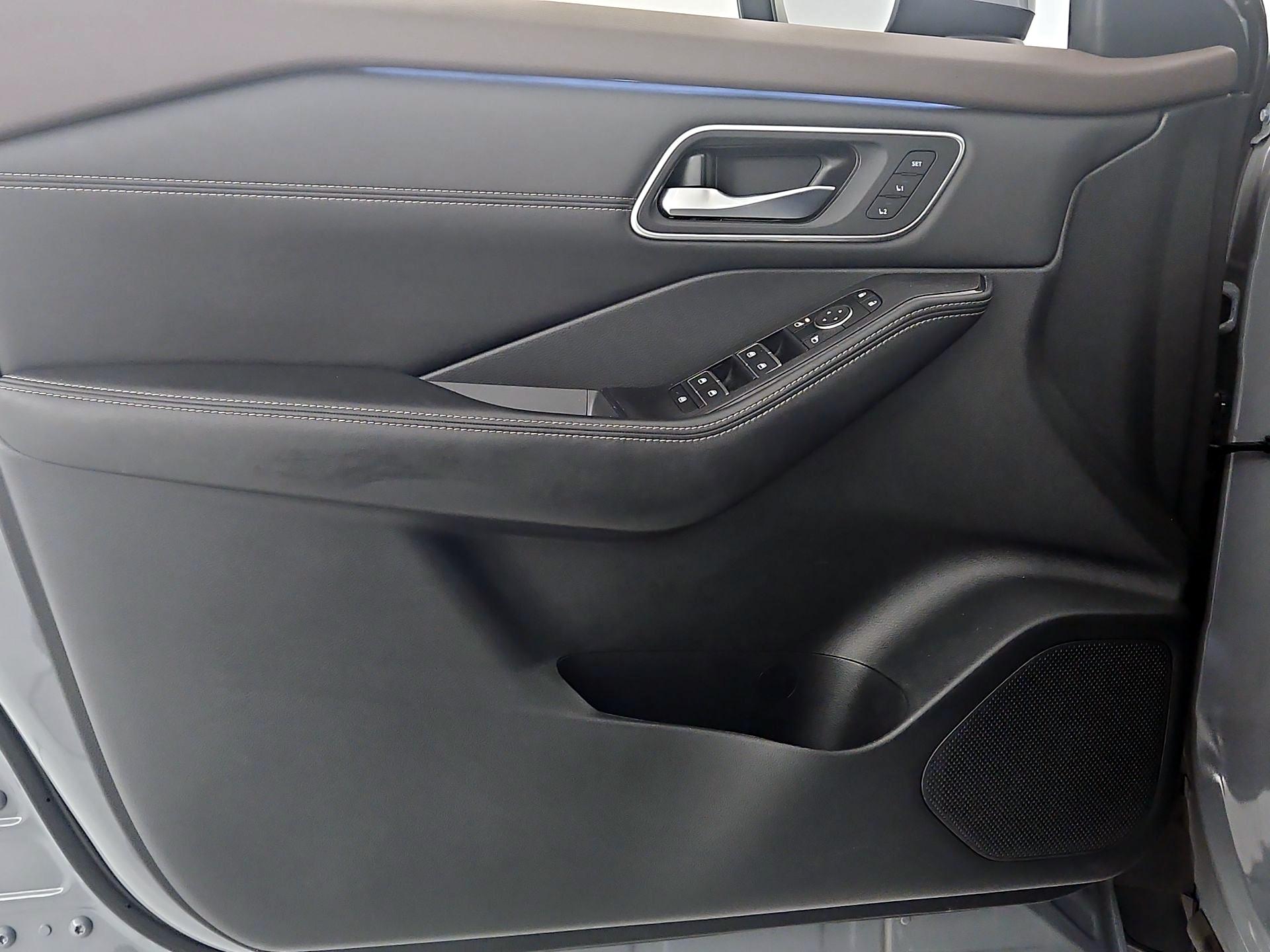 Thumbnail: 2023 Nissan Rogue - 12