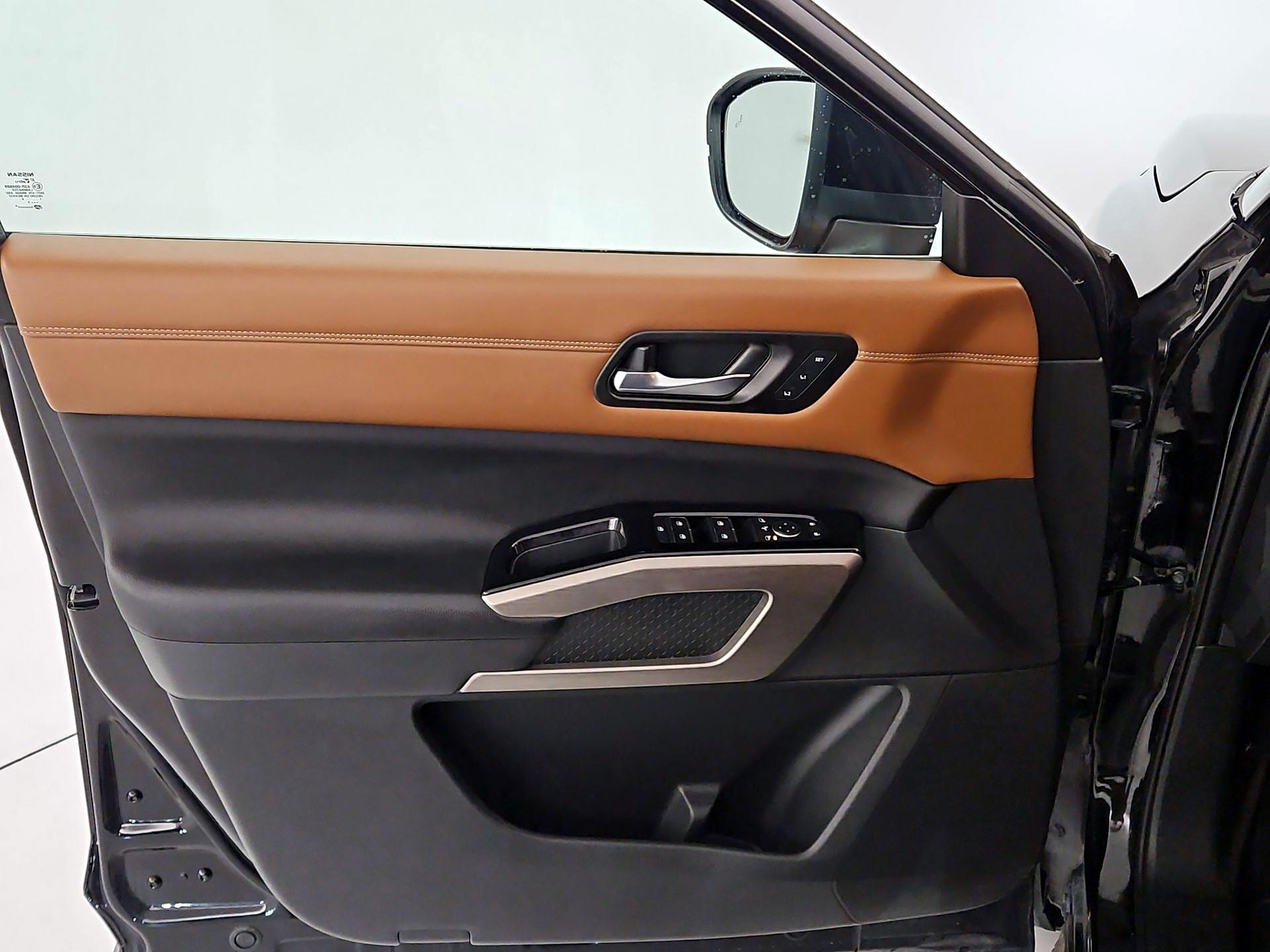 Thumbnail: 2023 Nissan Pathfinder - 12