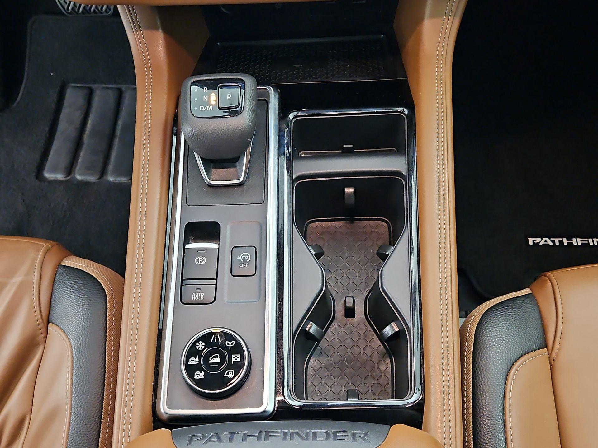 Thumbnail: 2023 Nissan Pathfinder - 18