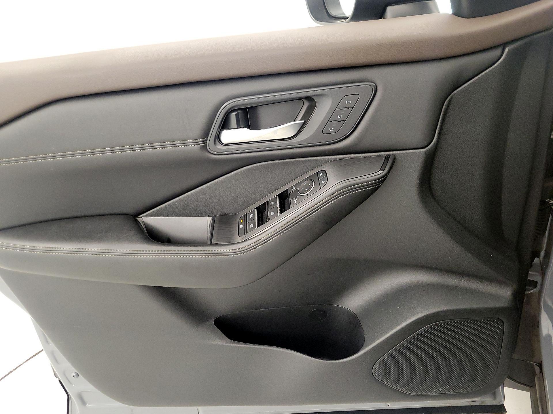 Thumbnail: 2023 Nissan Rogue - 12