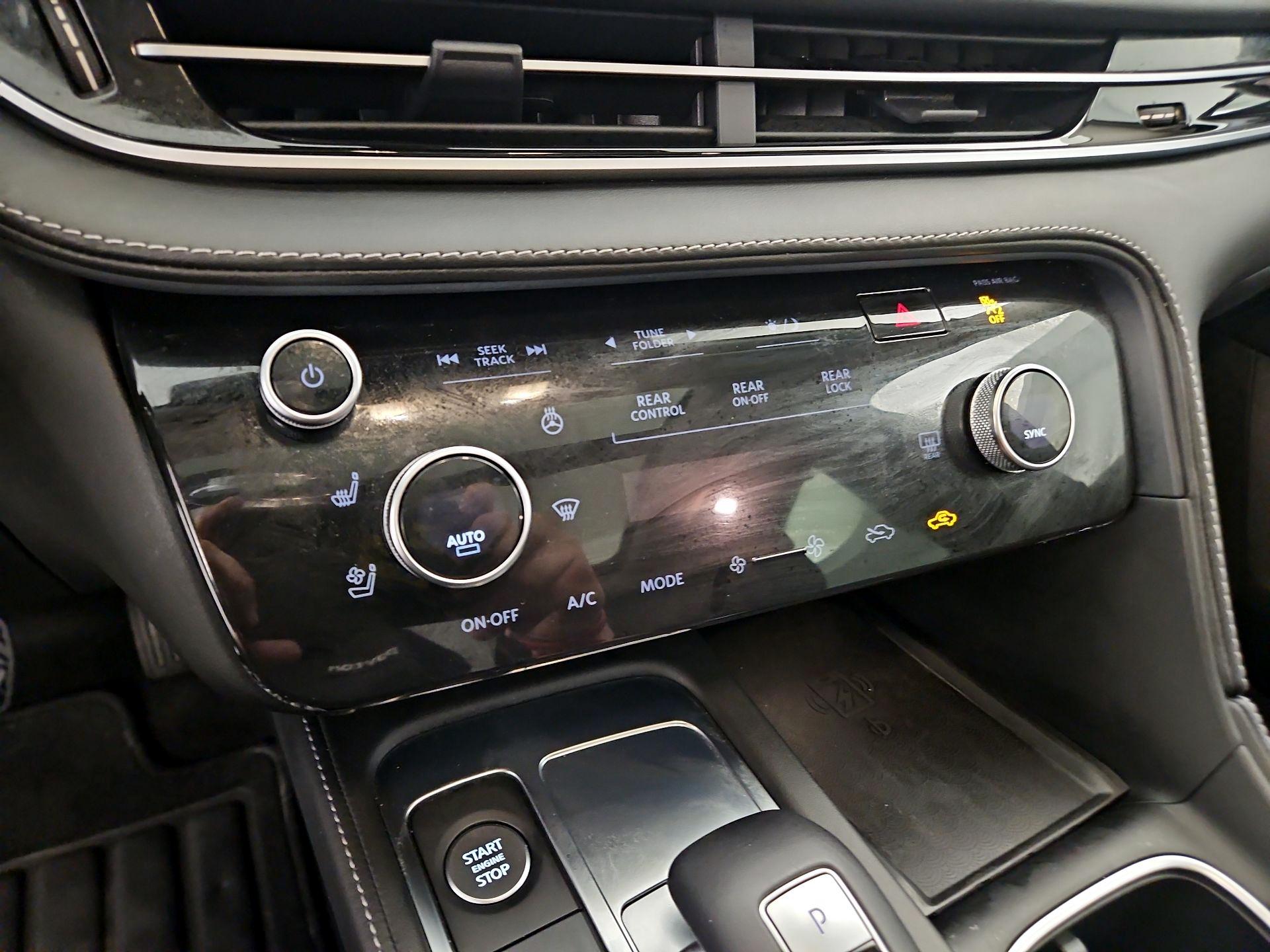 Thumbnail: 2023 INFINITI QX60 - 17