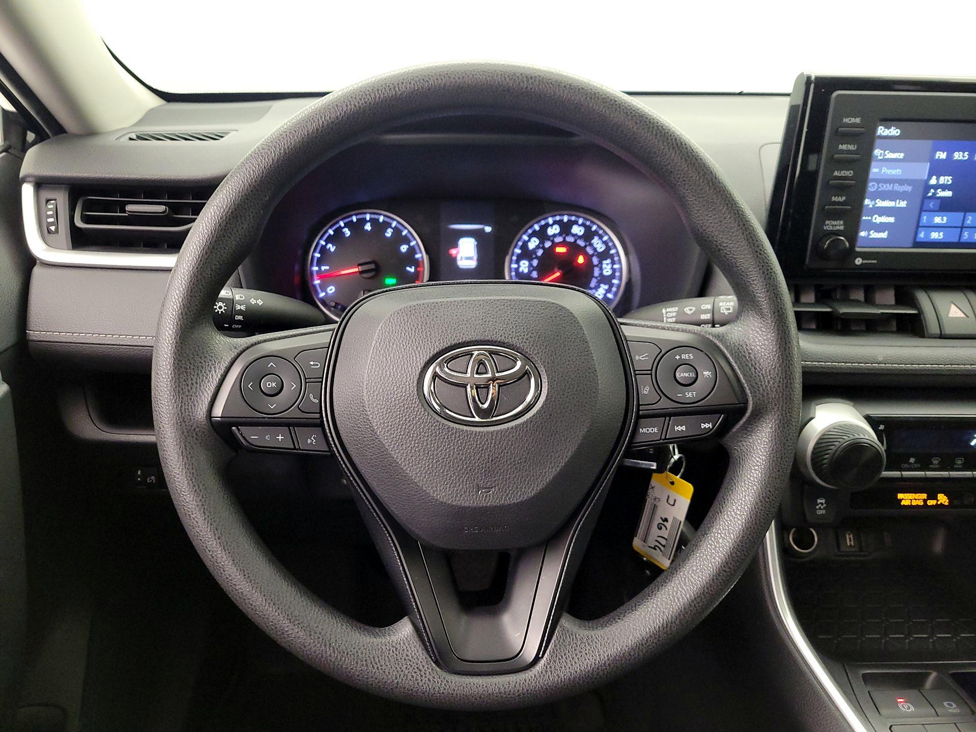 Thumbnail: 2020 Toyota RAV4 - 10