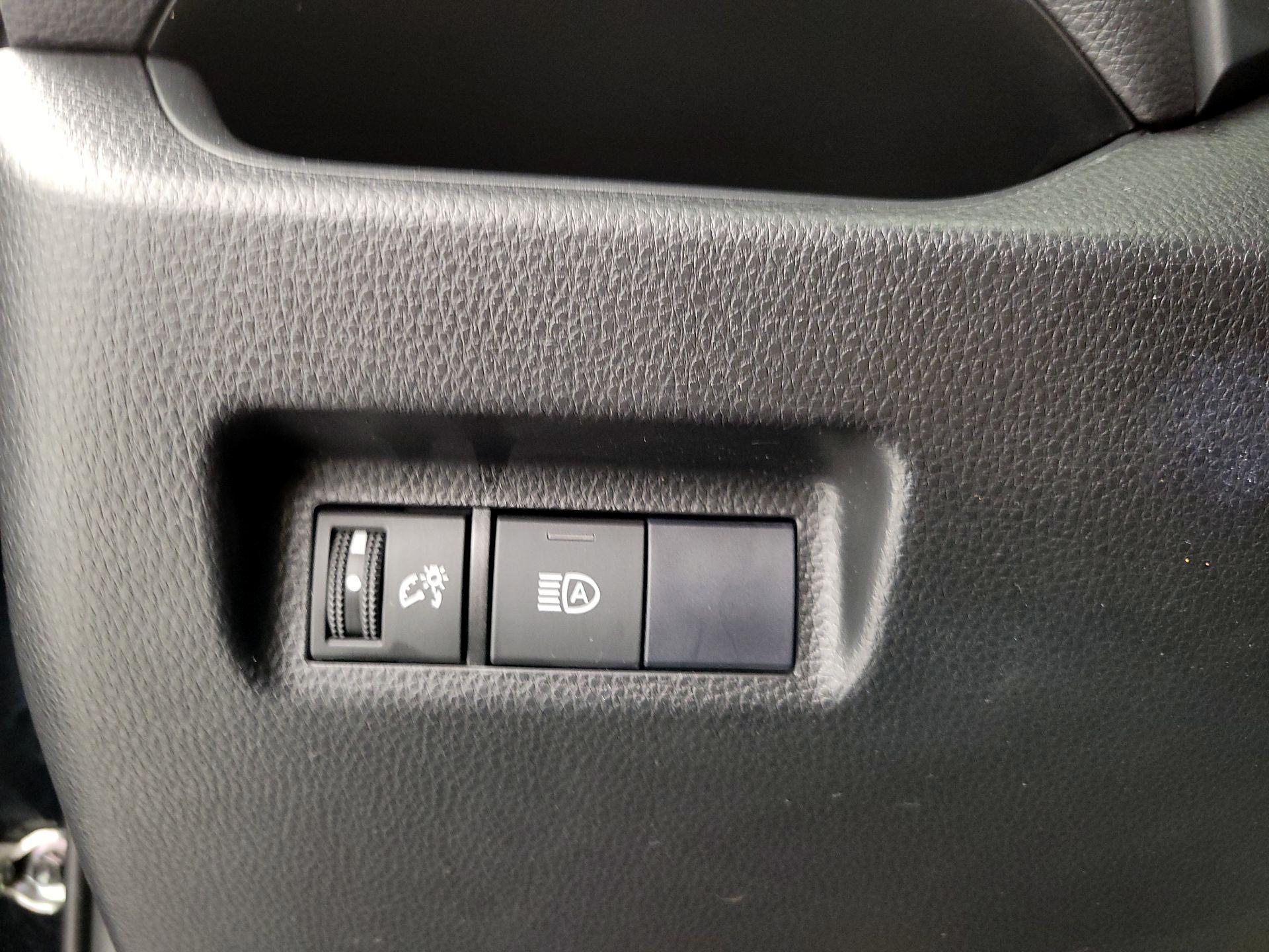 Thumbnail: 2020 Toyota RAV4 - 13