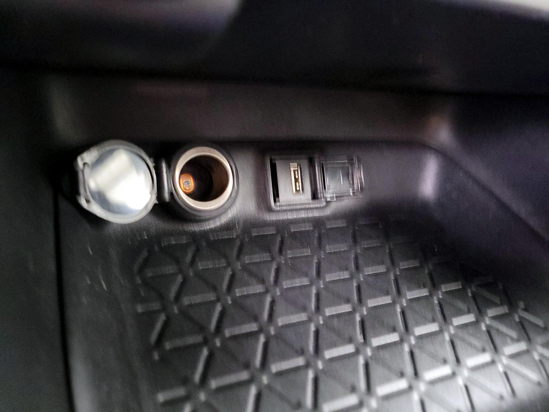 Thumbnail: 2020 Toyota RAV4 - 18