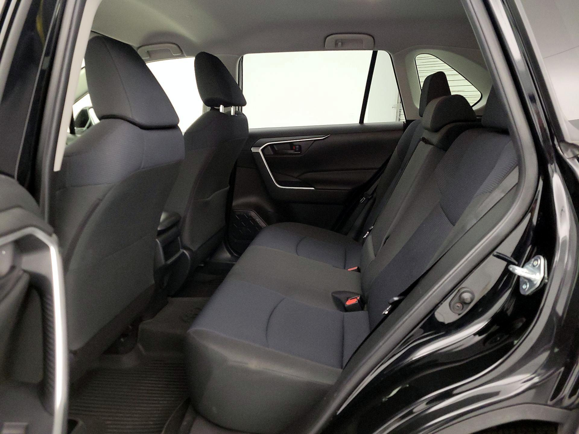 Thumbnail: 2020 Toyota RAV4 - 19