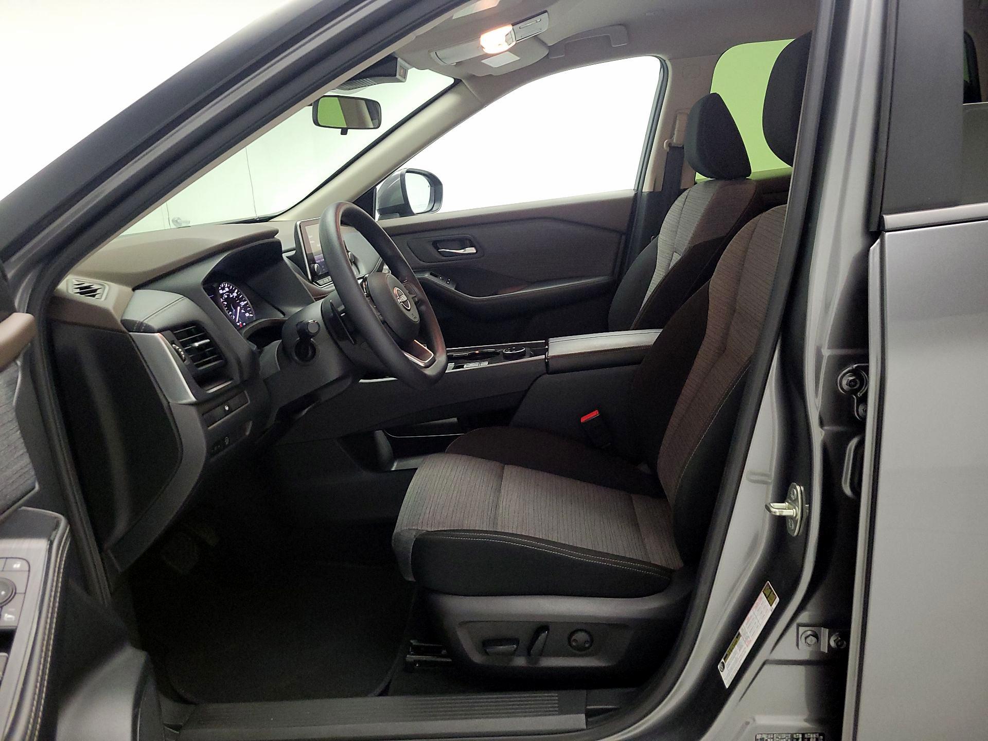 Thumbnail: 2023 Nissan Rogue - 11