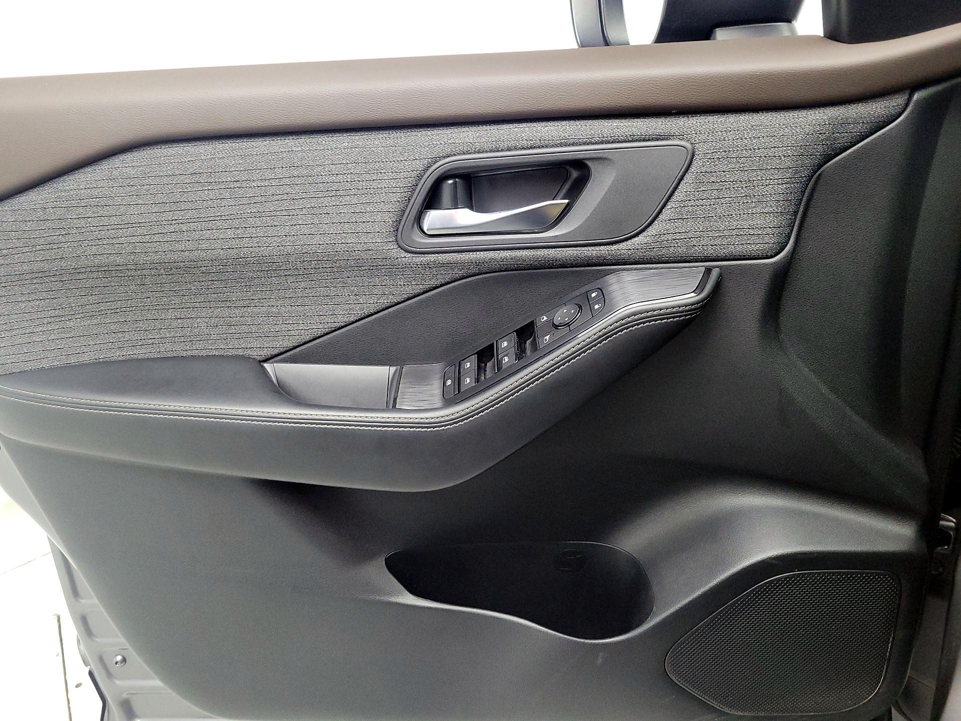 Thumbnail: 2023 Nissan Rogue - 12