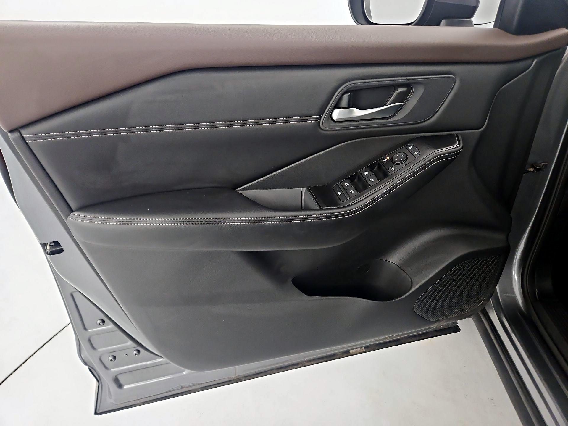 Thumbnail: 2023 Nissan Rogue - 12