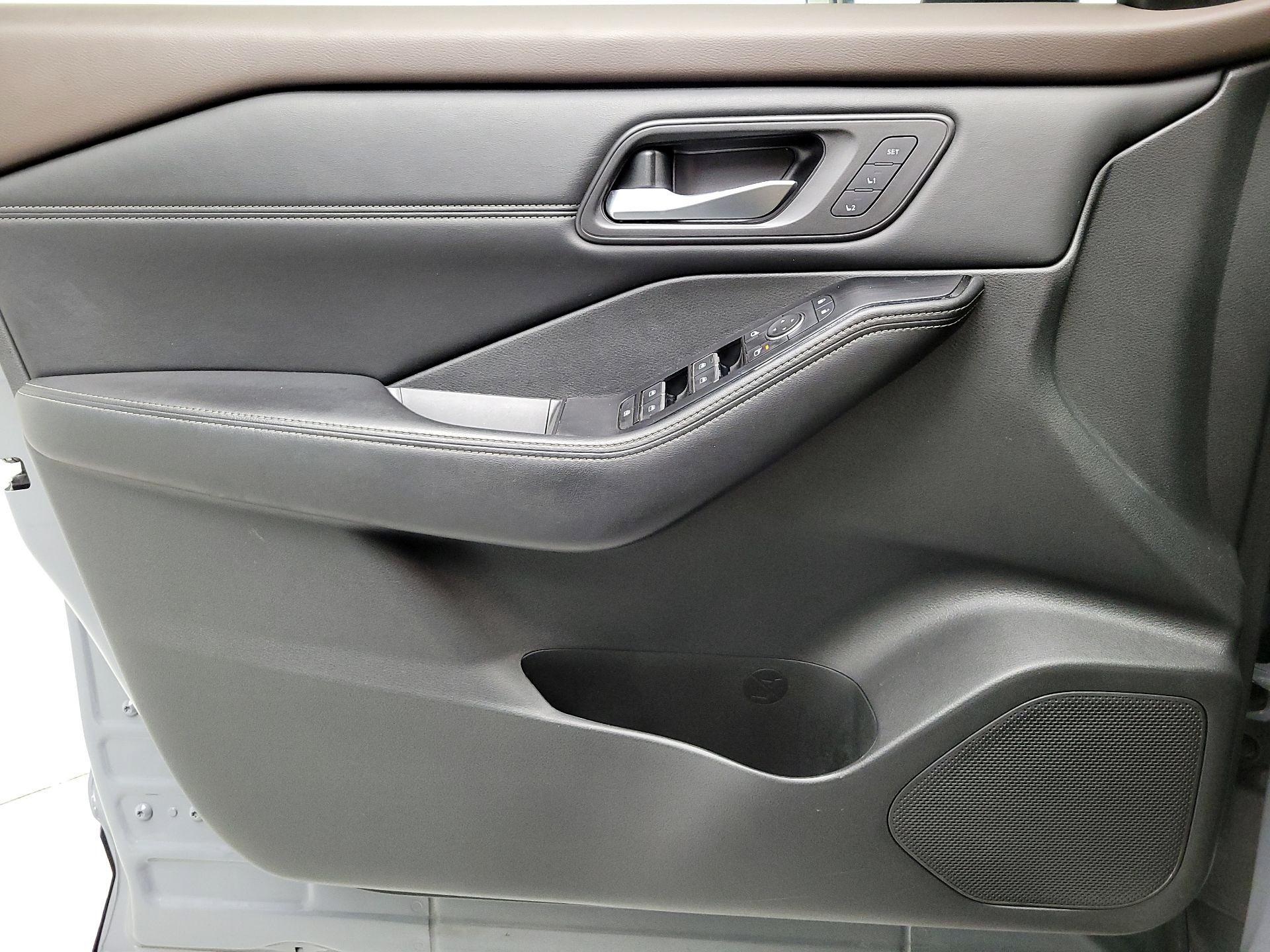 Thumbnail: 2023 Nissan Rogue - 12