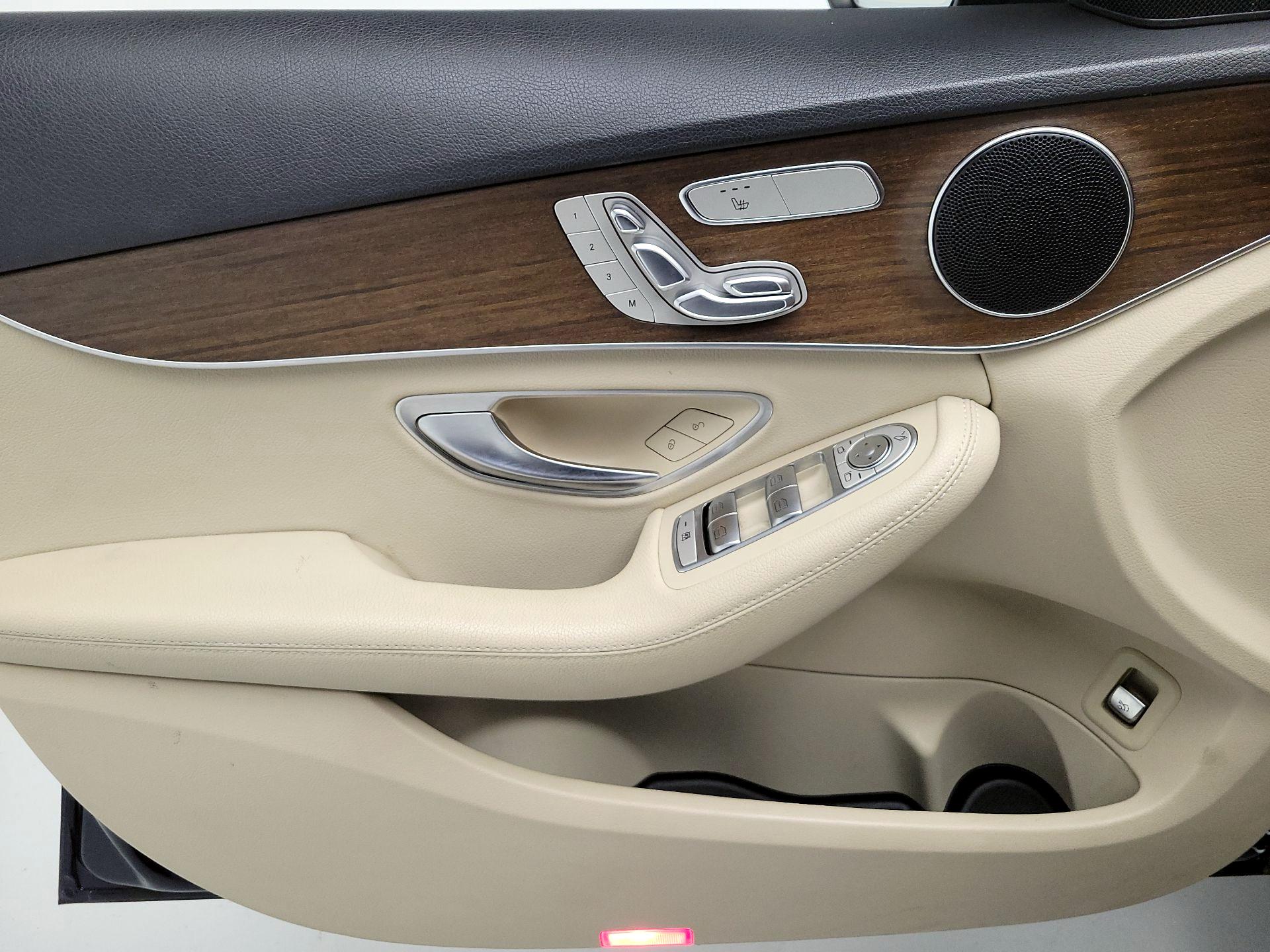 Thumbnail: 2021 Mercedes-Benz C-Class - 12