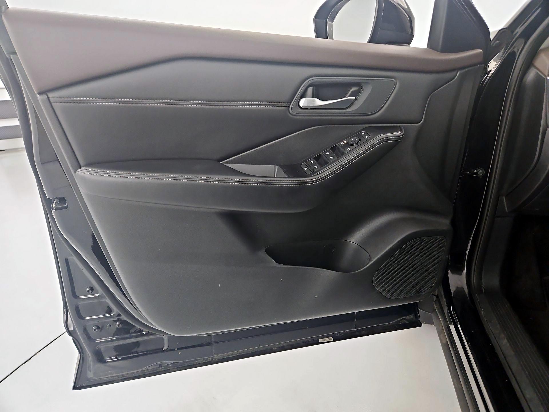 Thumbnail: 2023 Nissan Rogue - 12