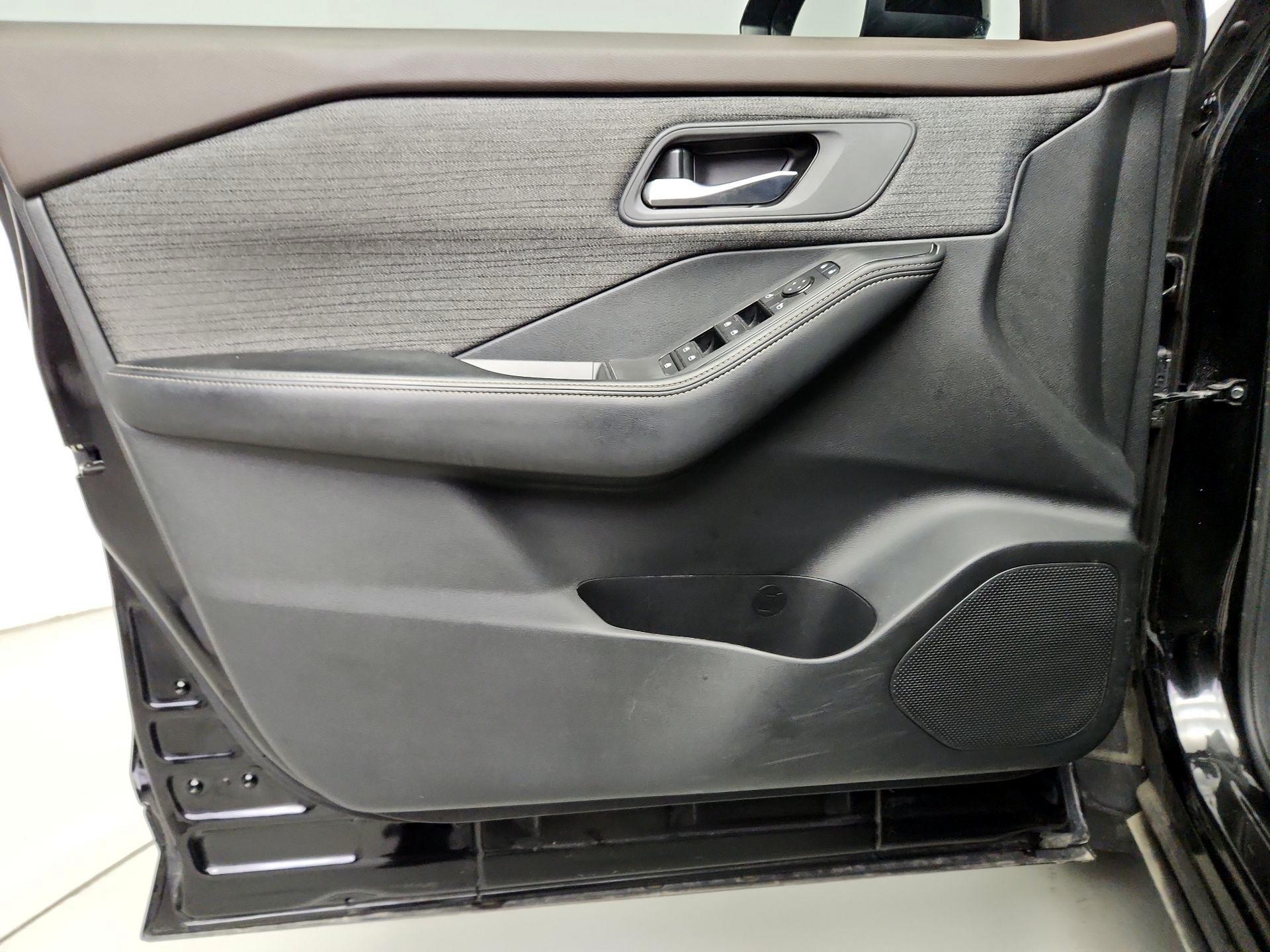 Thumbnail: 2023 Nissan Rogue - 12