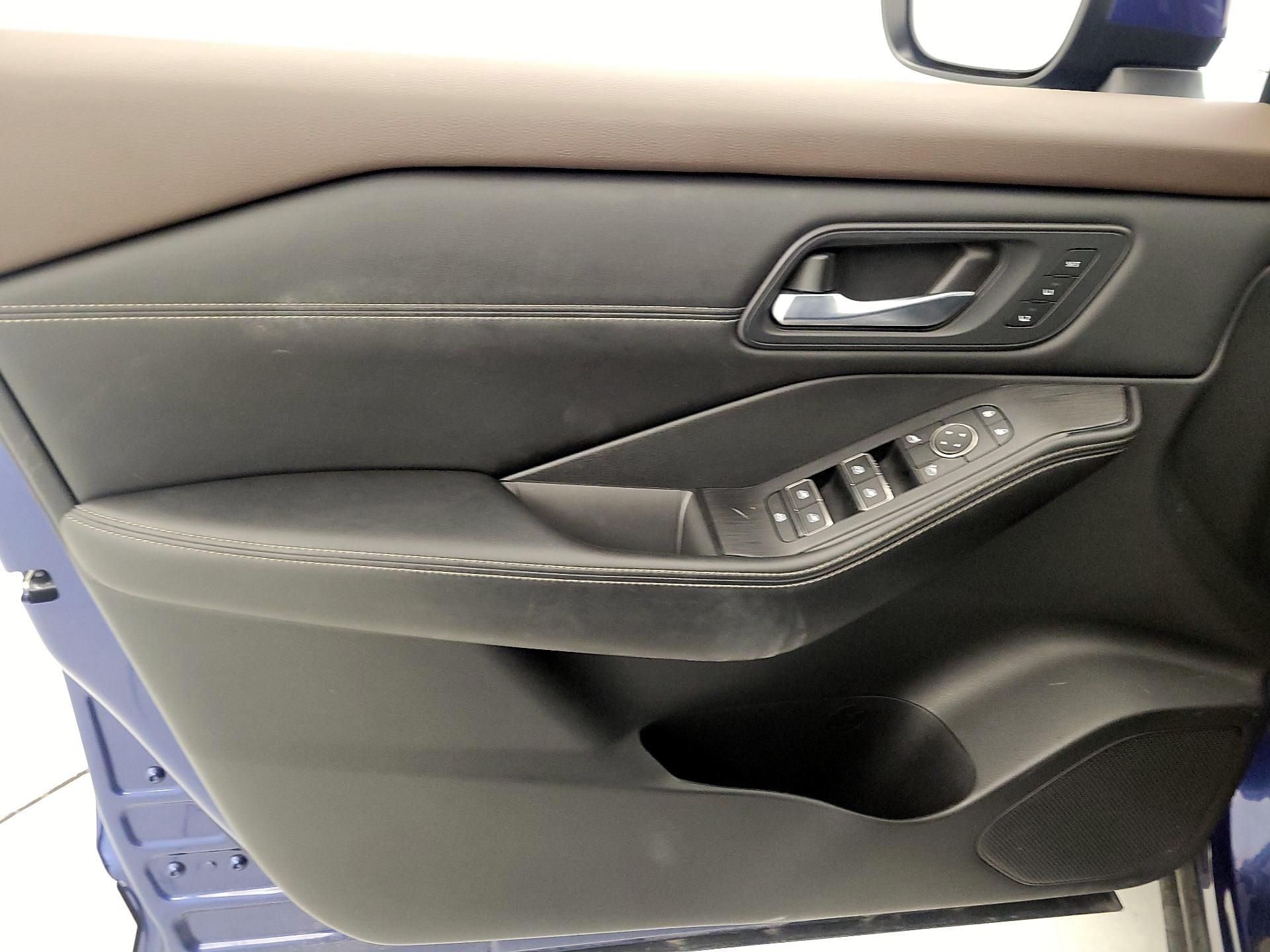 Thumbnail: 2023 Nissan Rogue - 12