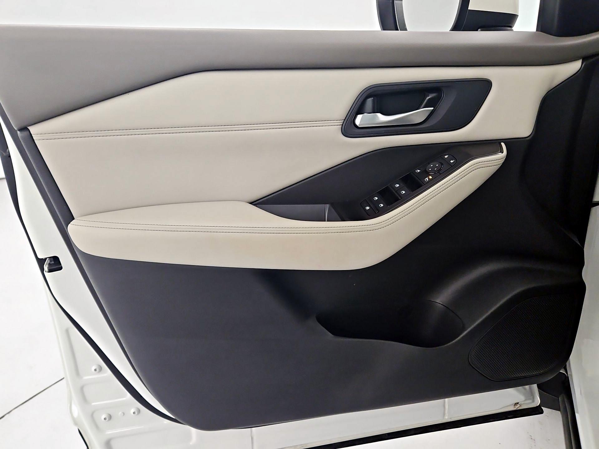 Thumbnail: 2023 Nissan Rogue - 12