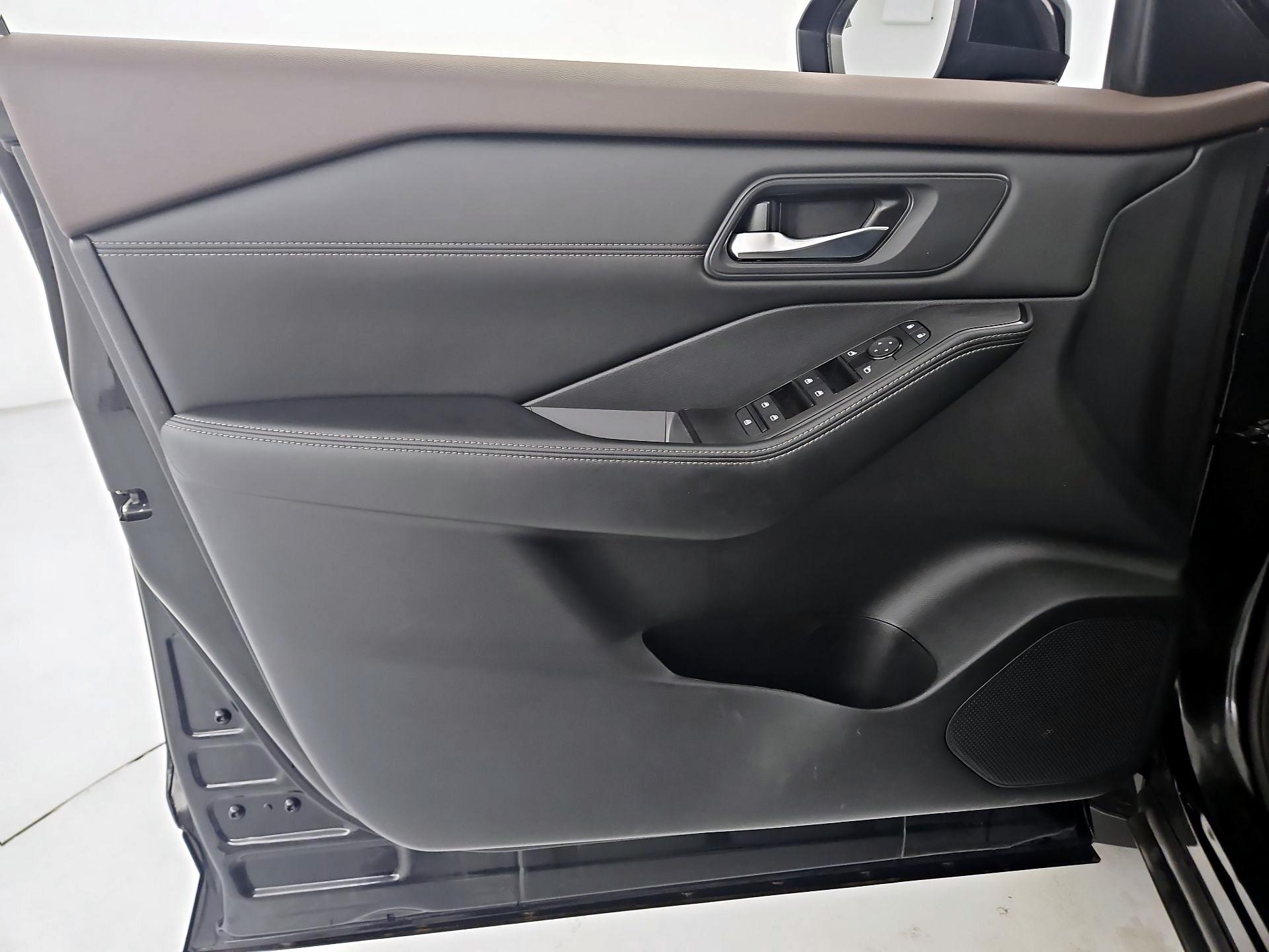 Thumbnail: 2023 Nissan Rogue - 12