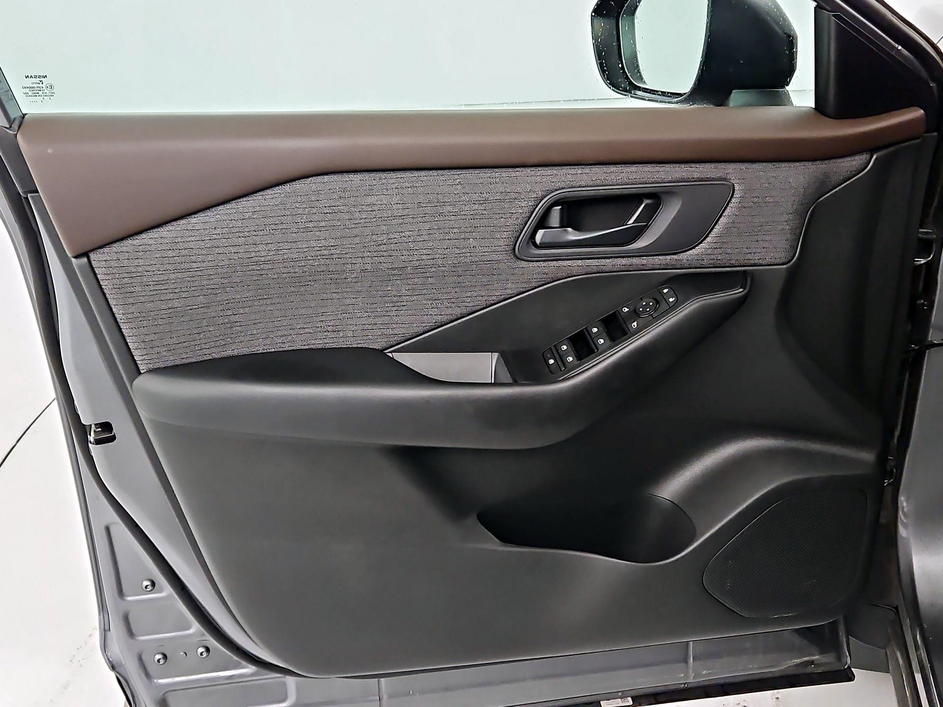 Thumbnail: 2023 Nissan Rogue - 12