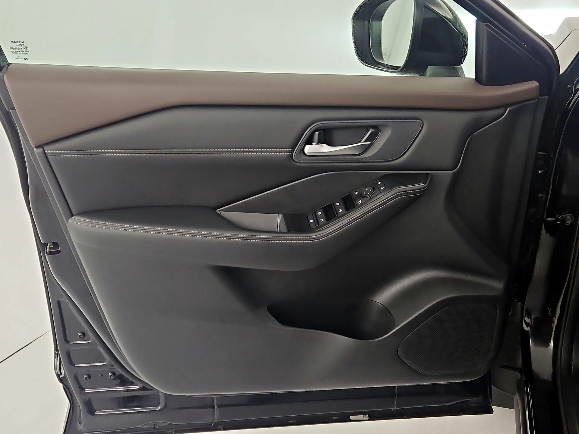 Thumbnail: 2023 Nissan Rogue - 12