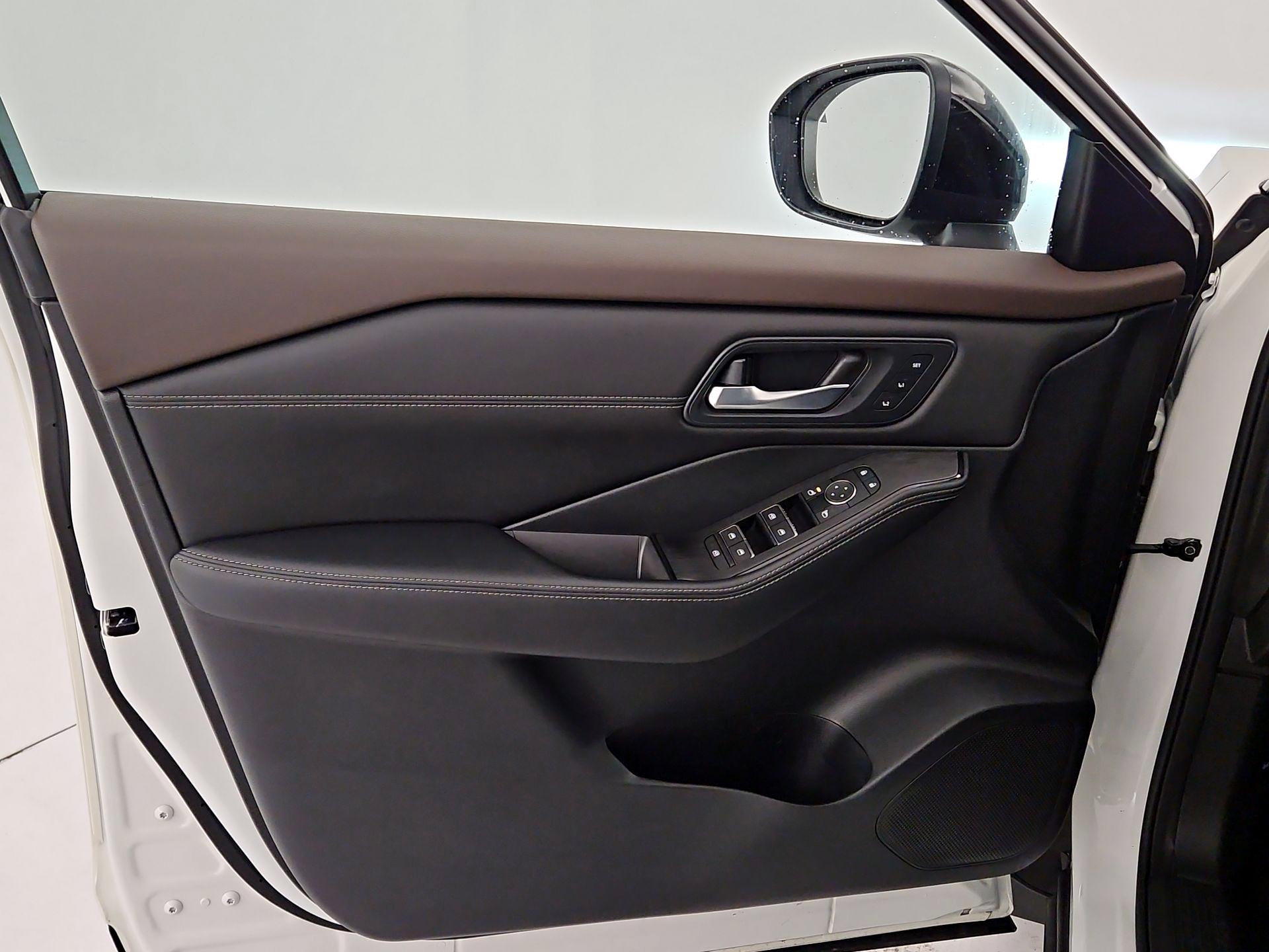 Thumbnail: 2023 Nissan Rogue - 12