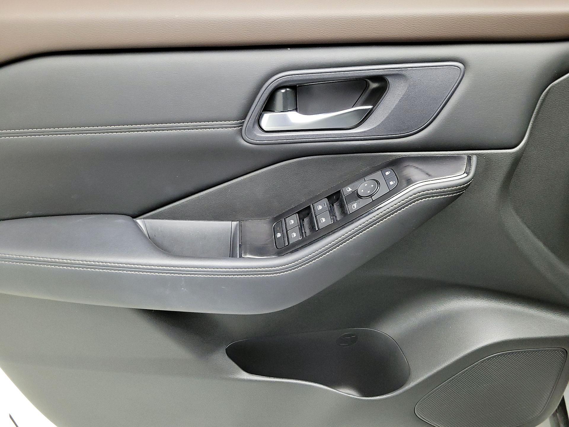 Thumbnail: 2023 Nissan Rogue - 12