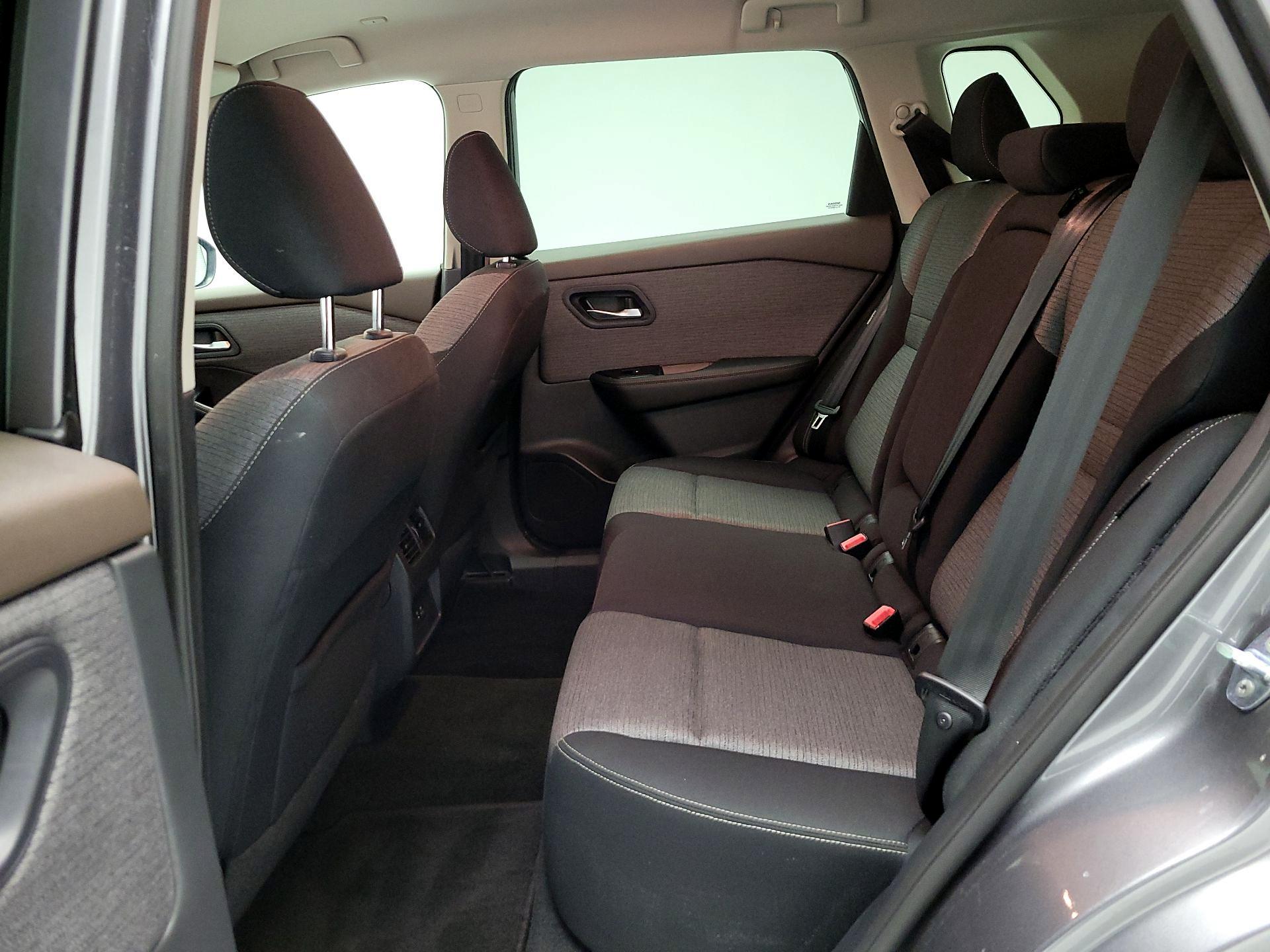 Thumbnail: 2022 Nissan Rogue - 18