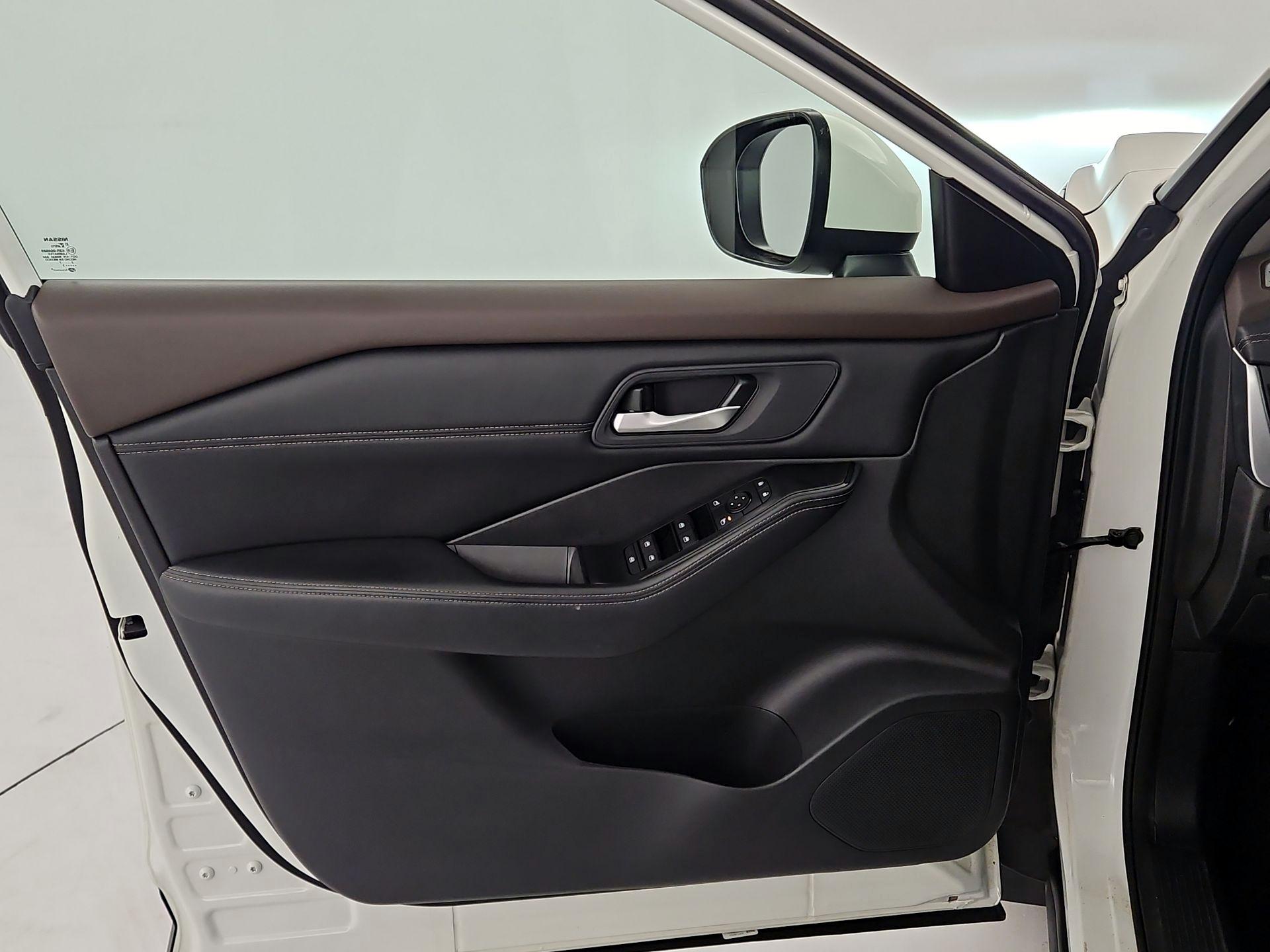 Thumbnail: 2023 Nissan Rogue - 12