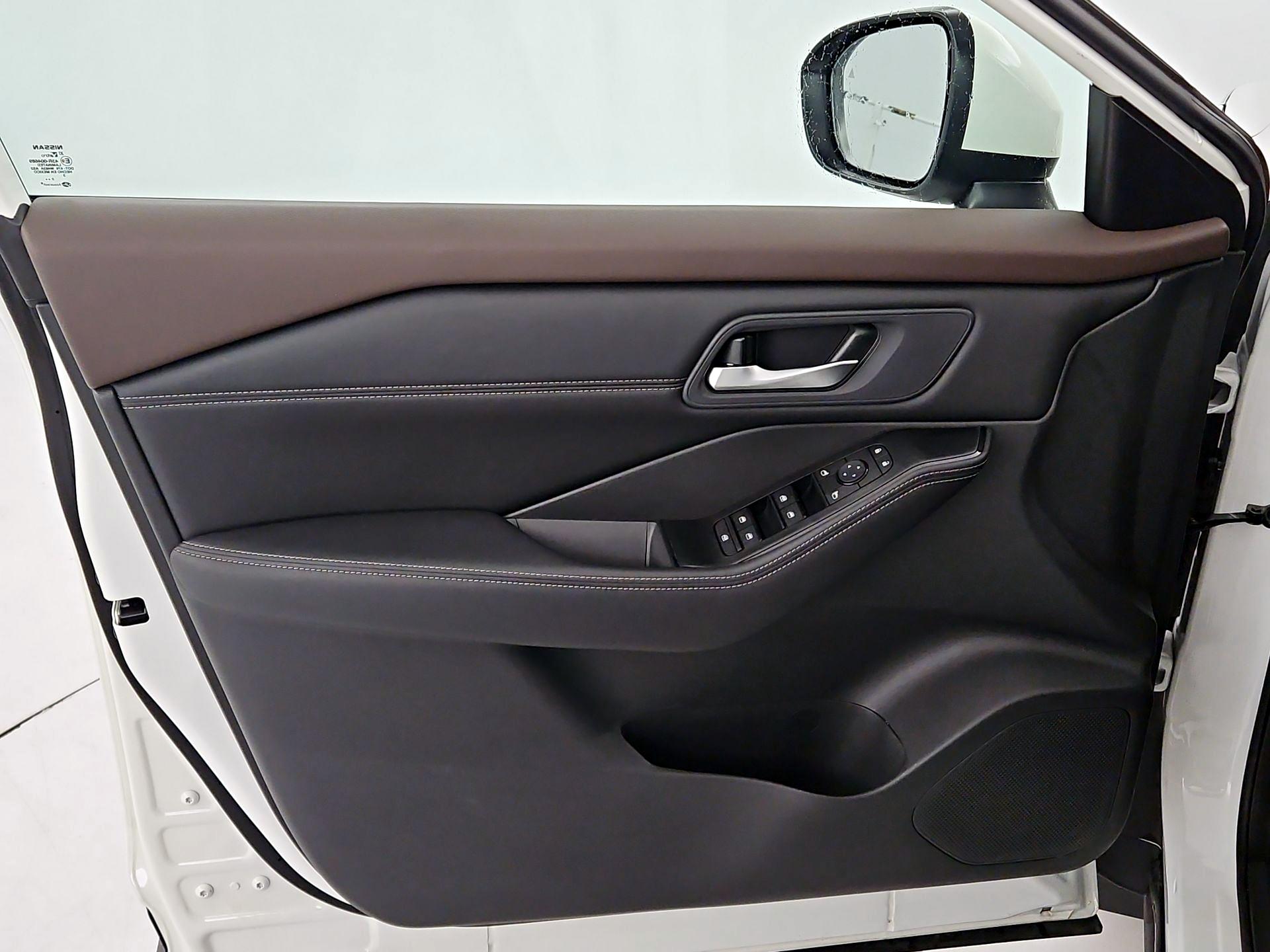 Thumbnail: 2023 Nissan Rogue - 12