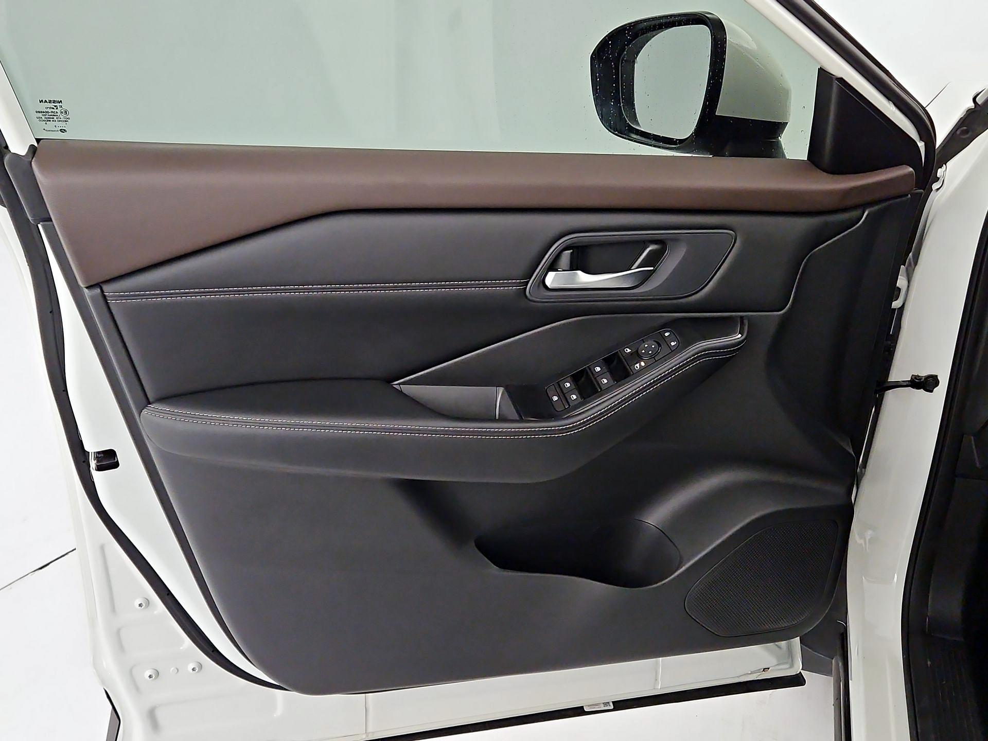 Thumbnail: 2023 Nissan Rogue - 12