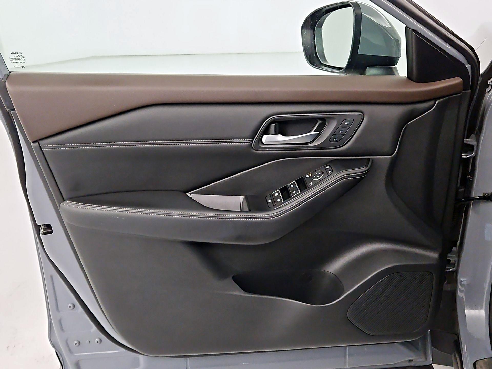 Thumbnail: 2023 Nissan Rogue - 12