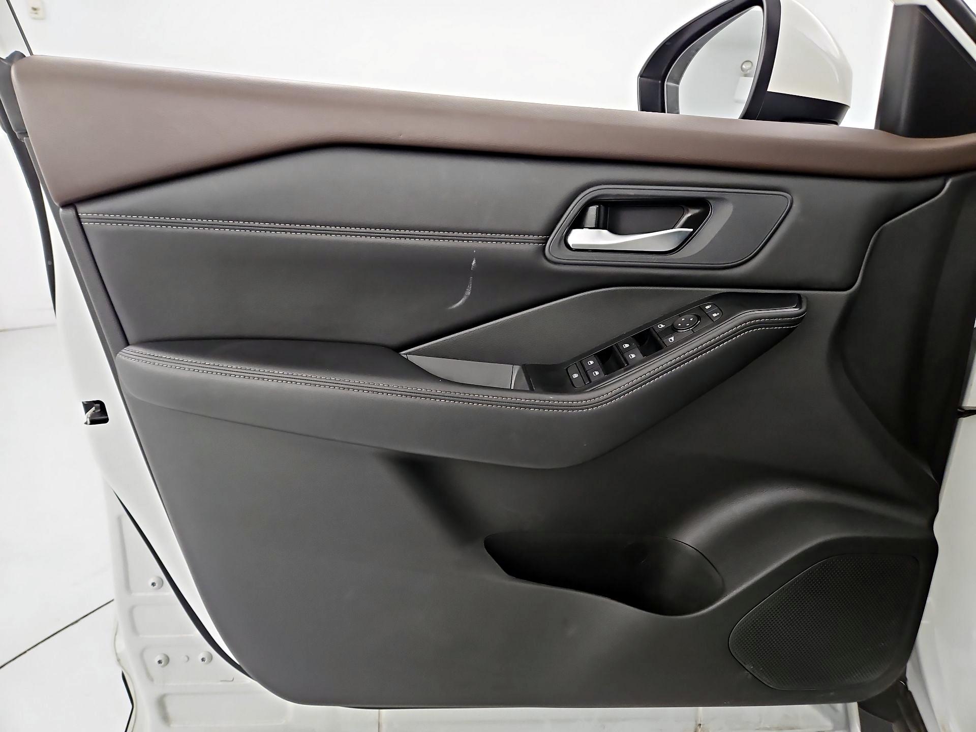 Thumbnail: 2023 Nissan Rogue - 12