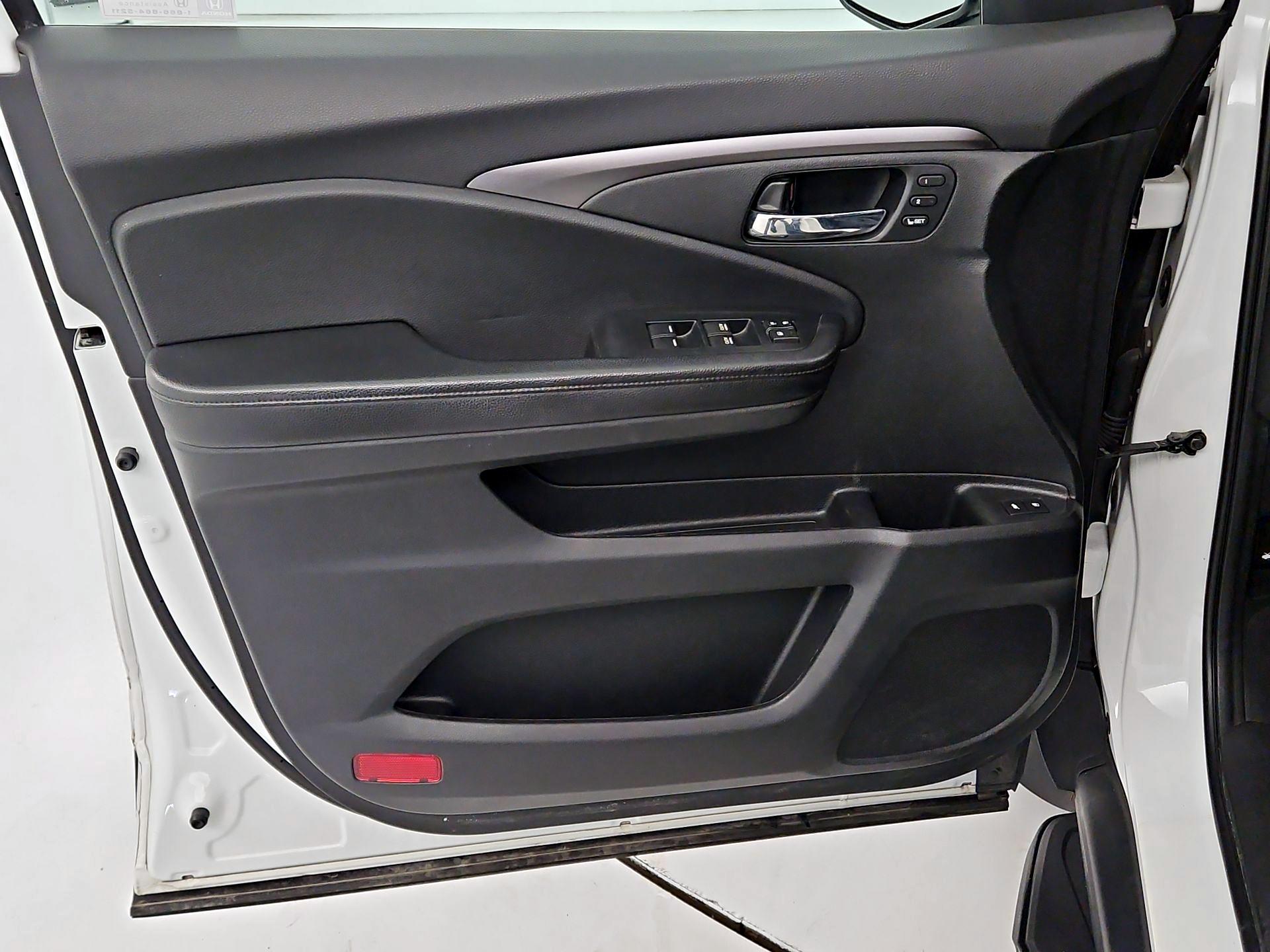 Thumbnail: 2021 Honda Pilot - 12