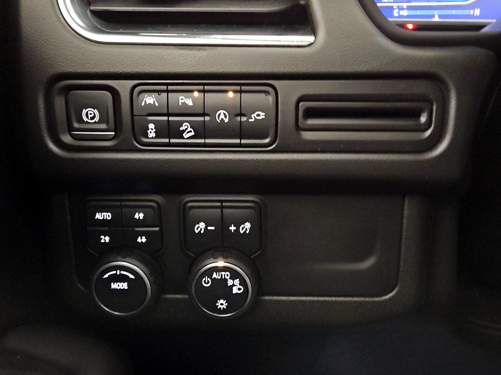 Thumbnail: 2022 Chevrolet Tahoe - 13