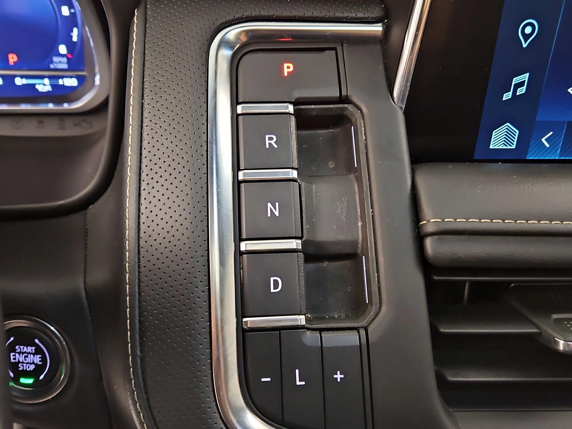 Thumbnail: 2022 Chevrolet Tahoe - 17