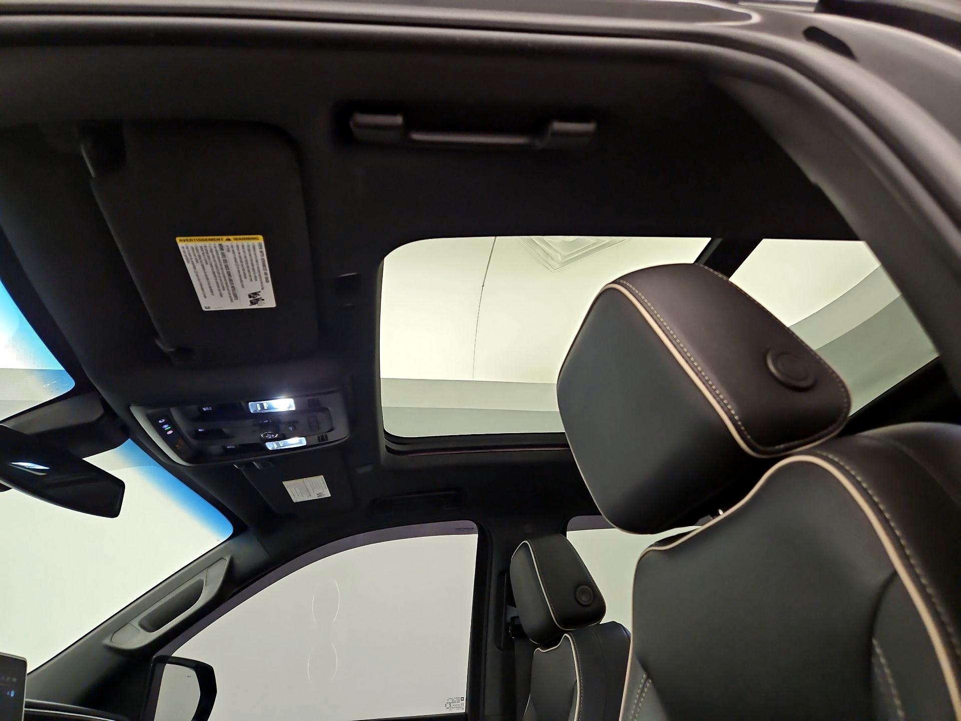 Thumbnail: 2022 Chevrolet Tahoe - 19