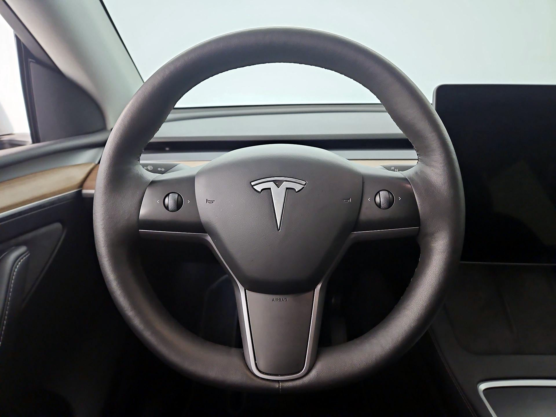 Thumbnail: 2023 Tesla Model Y - 10