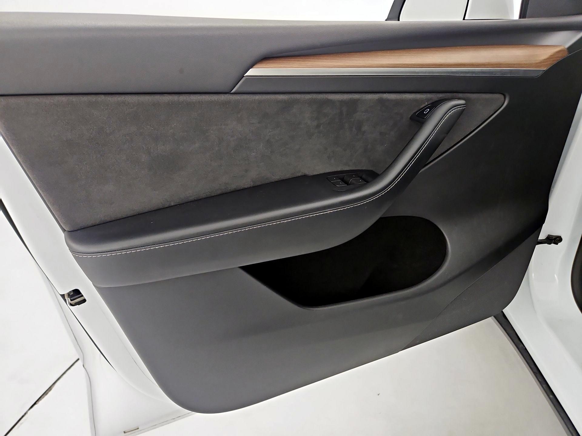 Thumbnail: 2023 Tesla Model Y - 12