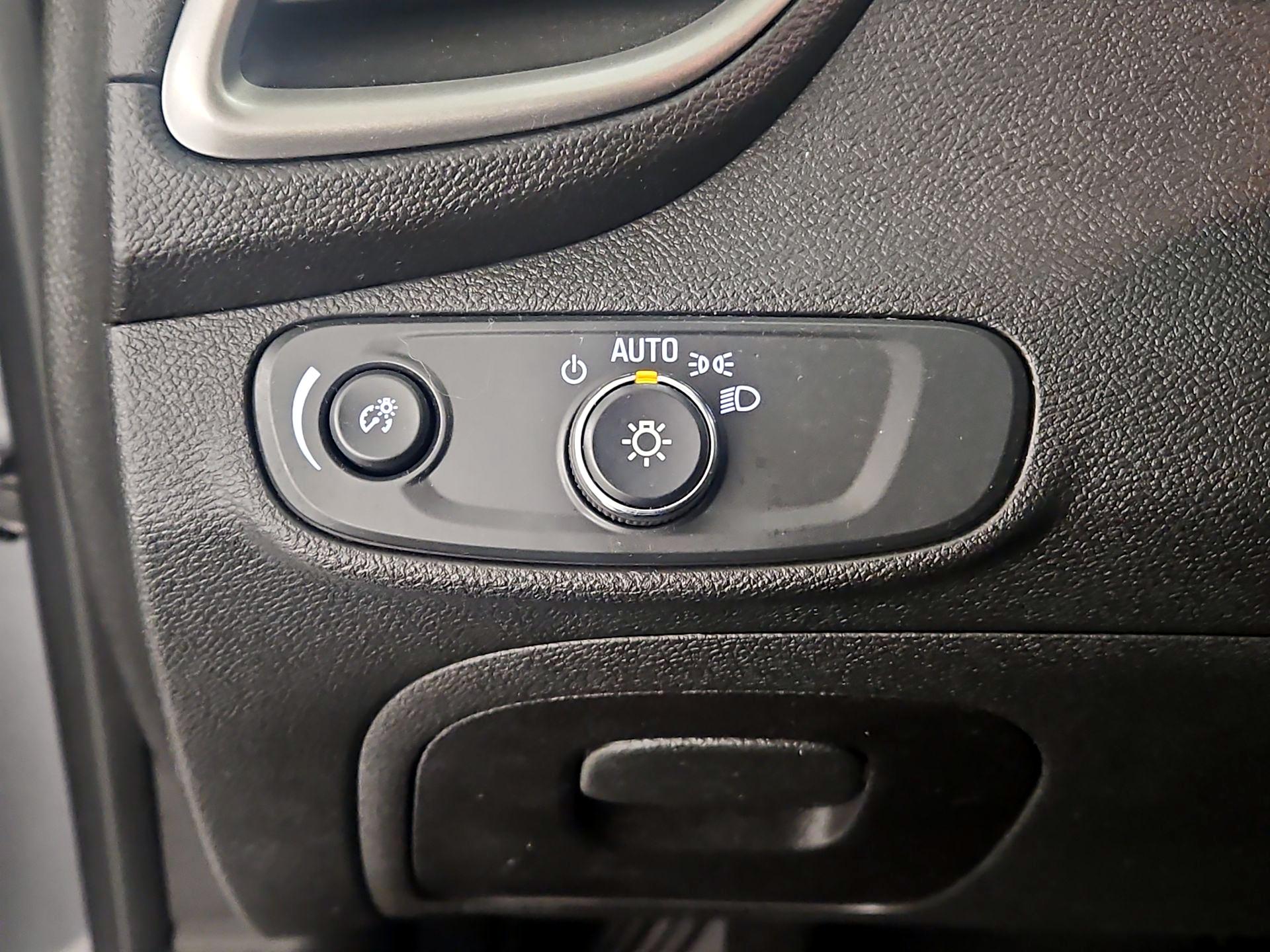 Thumbnail: 2020 Chevrolet Trax - 13