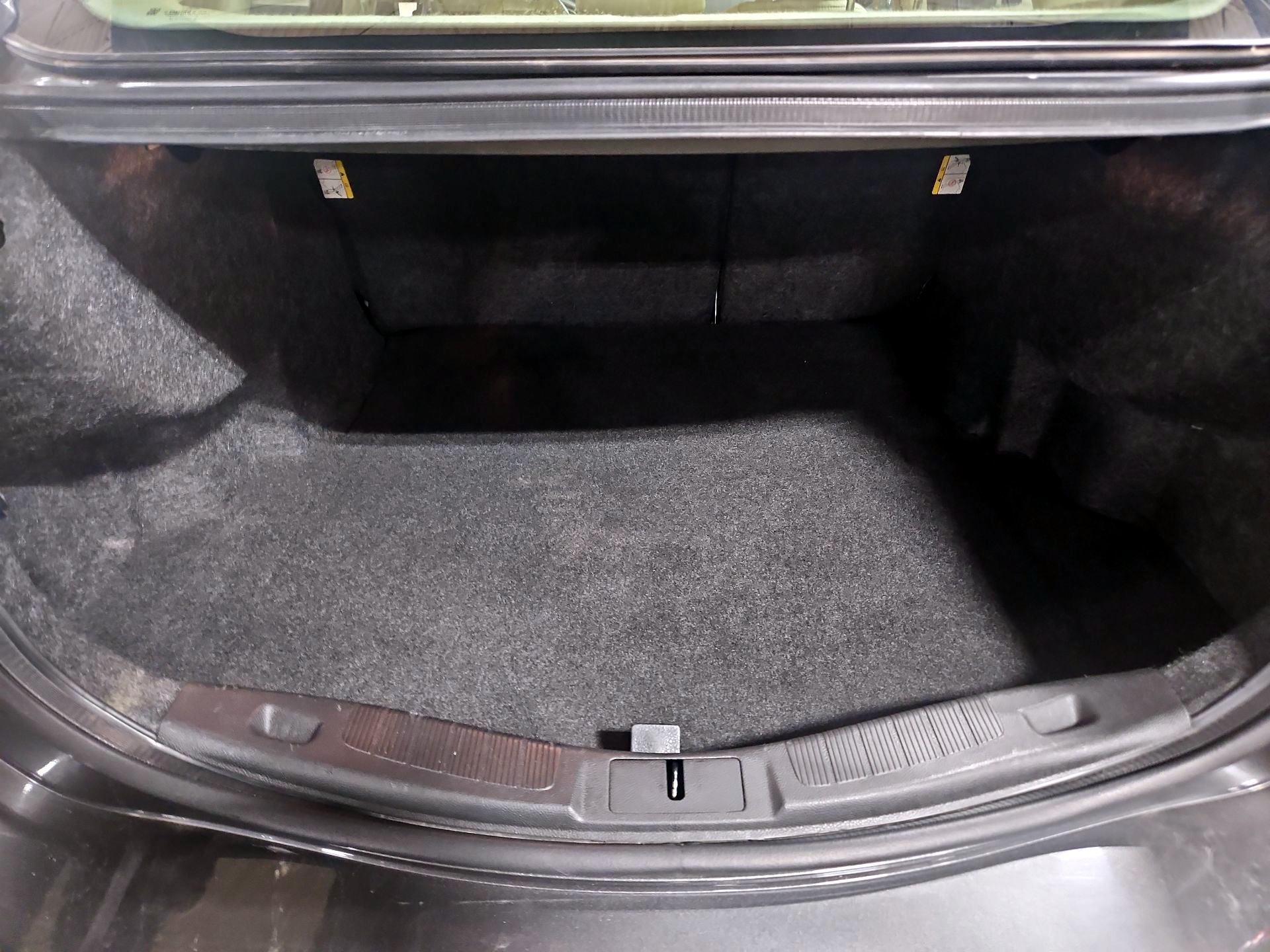 Thumbnail: 2015 Ford Fusion - 19