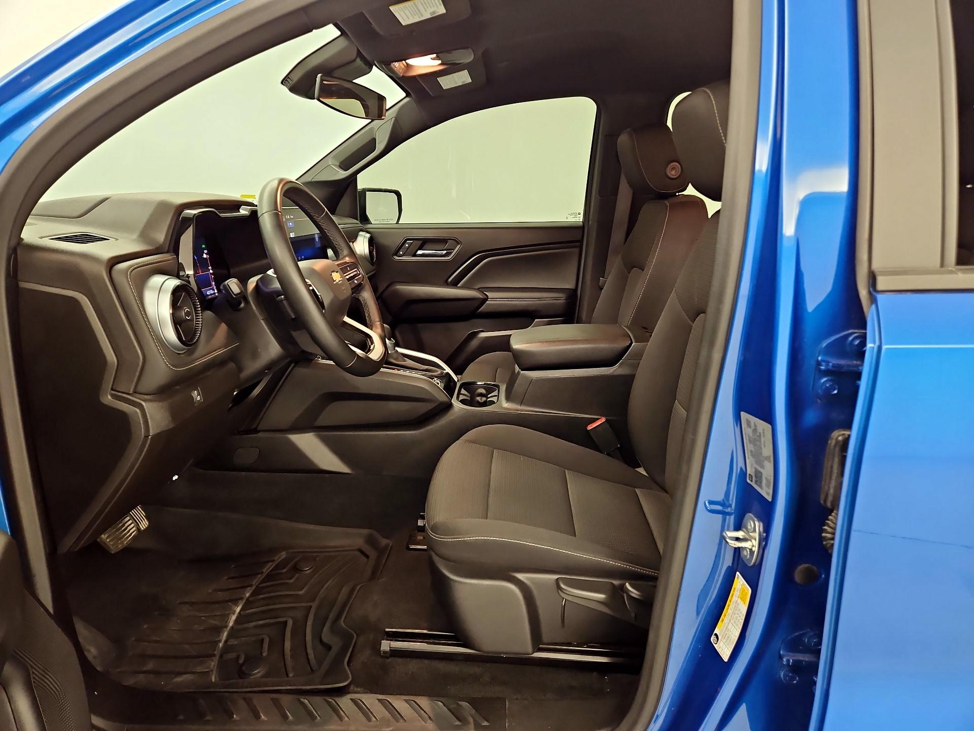 Thumbnail: 2023 Chevrolet Colorado - 11