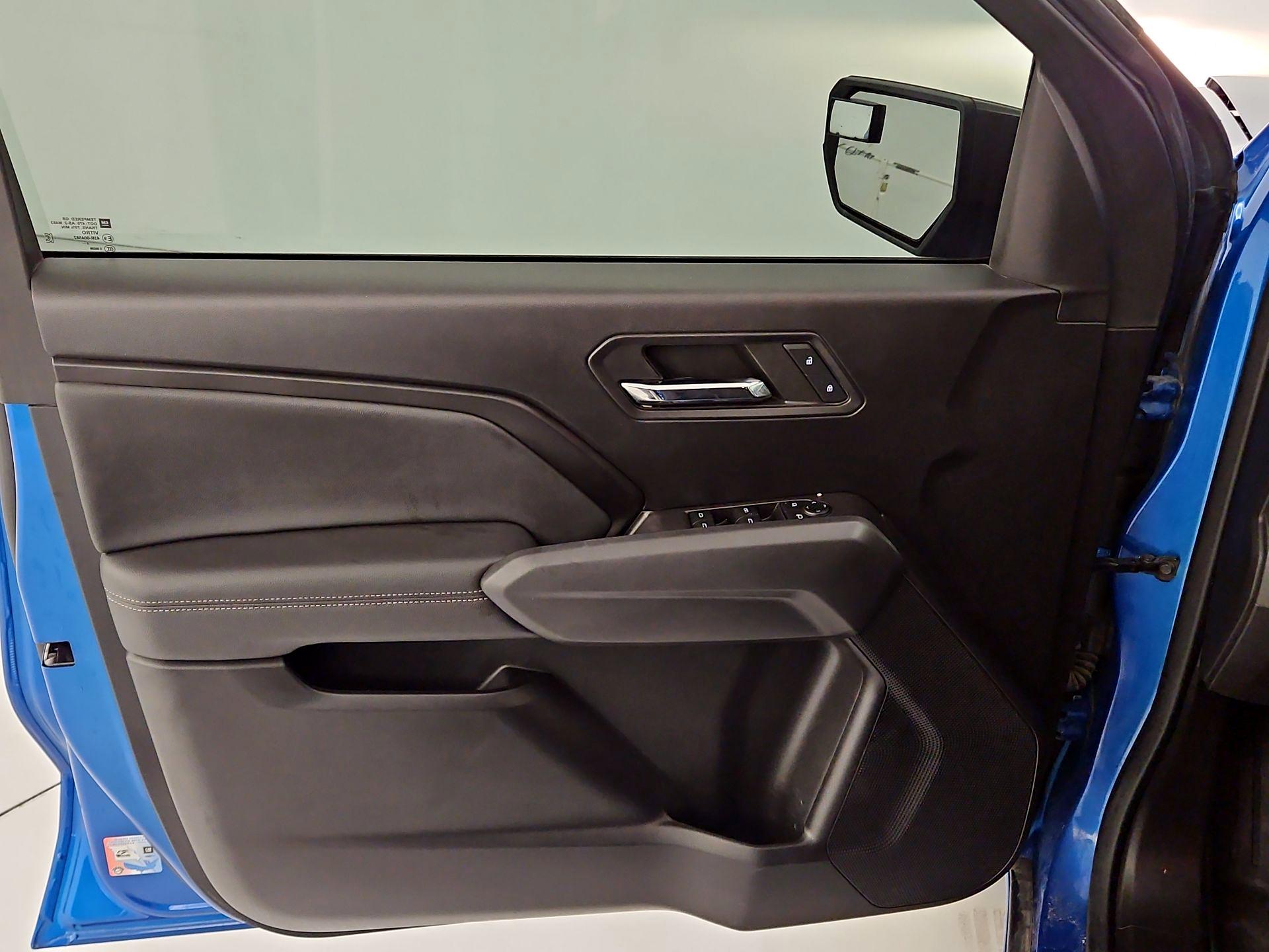 Thumbnail: 2023 Chevrolet Colorado - 12