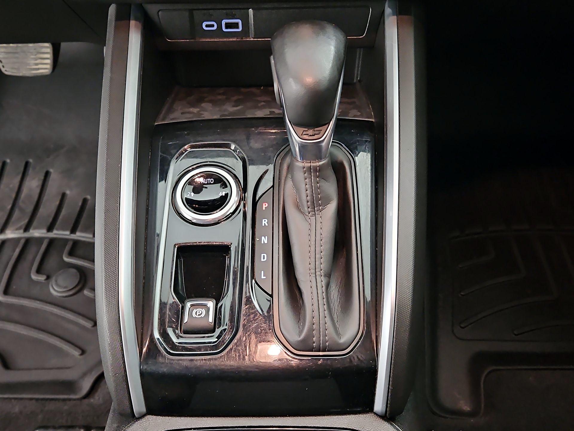 Thumbnail: 2023 Chevrolet Colorado - 16