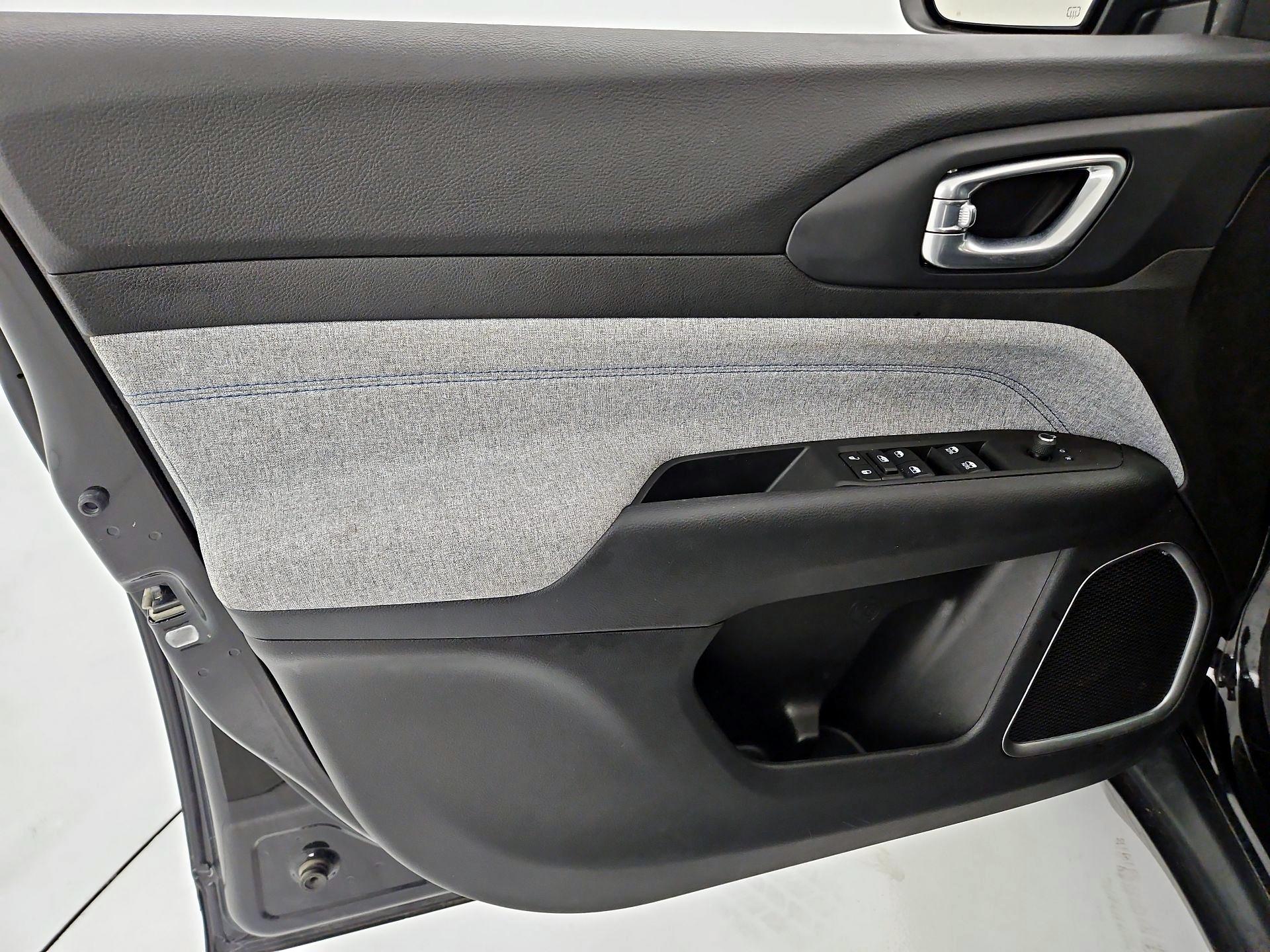 Thumbnail: 2022 Jeep Compass - 12