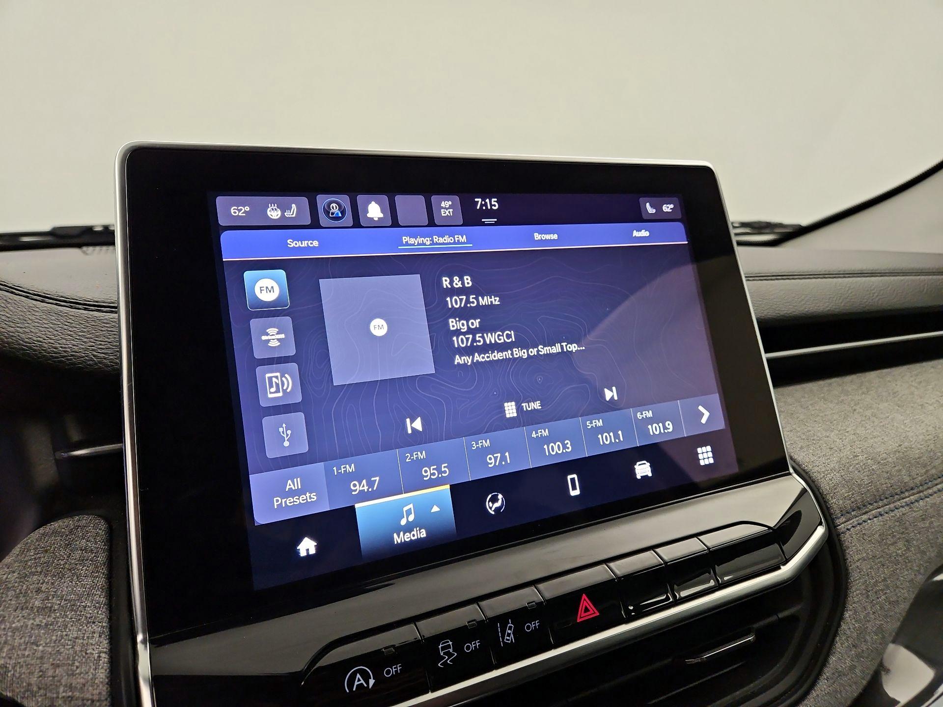 Thumbnail: 2022 Jeep Compass - 15