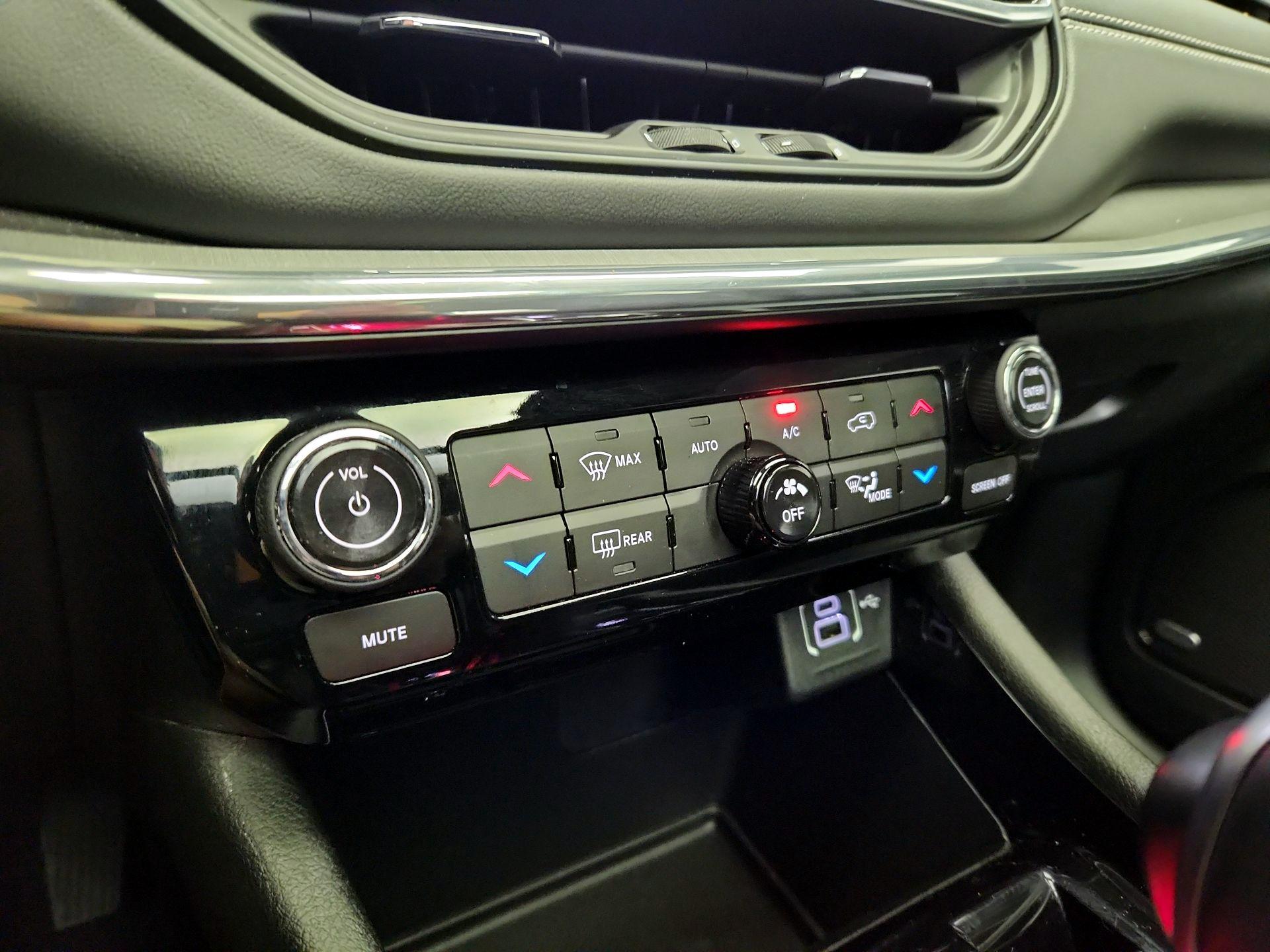 Thumbnail: 2022 Jeep Compass - 17