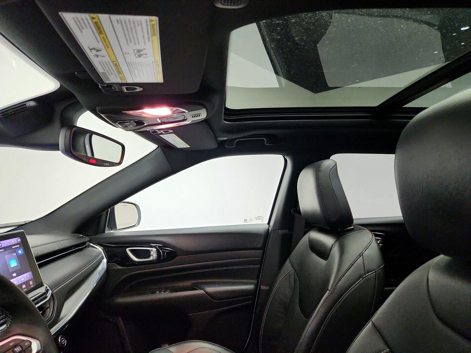 Thumbnail: 2022 Jeep Compass - 20