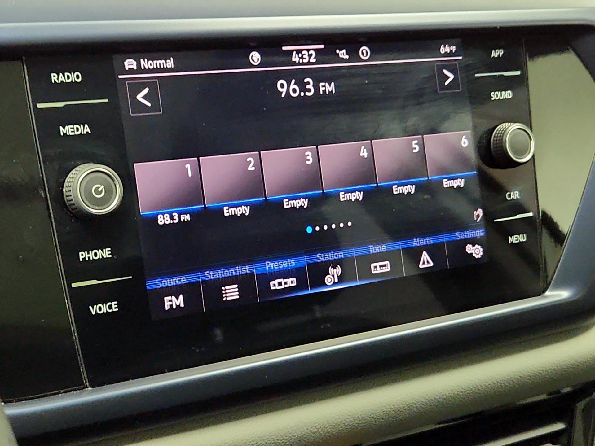 Thumbnail: 2023 Volkswagen Taos - 15